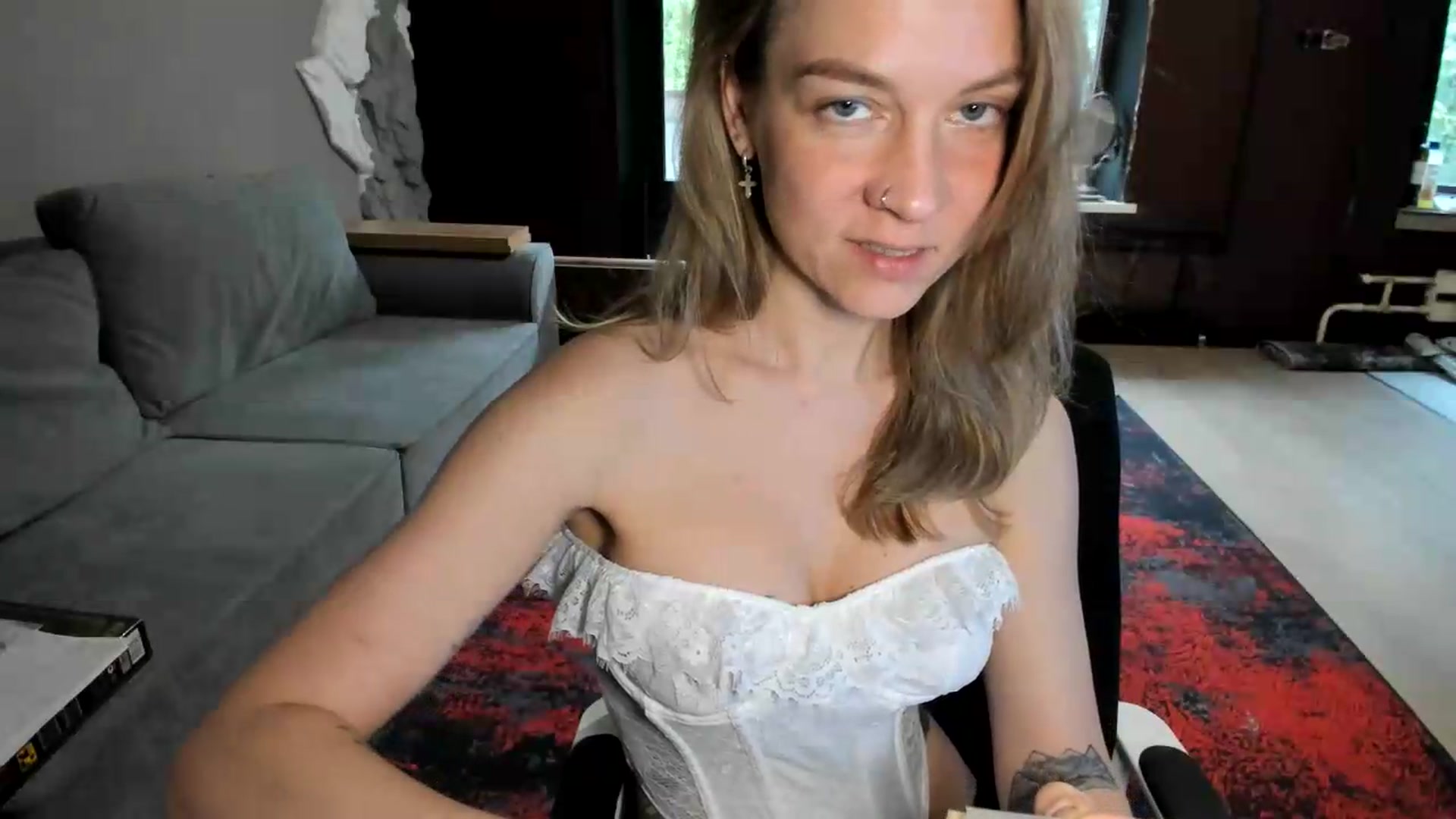 Gallery image thumbnail from Qi_ra's myfreecams stream on, 06/25/2026, 04:08 image 16 of 20