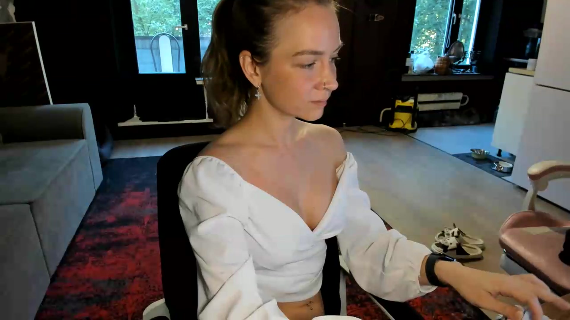 Gallery image thumbnail from Qi_ra's myfreecams stream on, 06/28/2026, 05:25 image 6 of 20