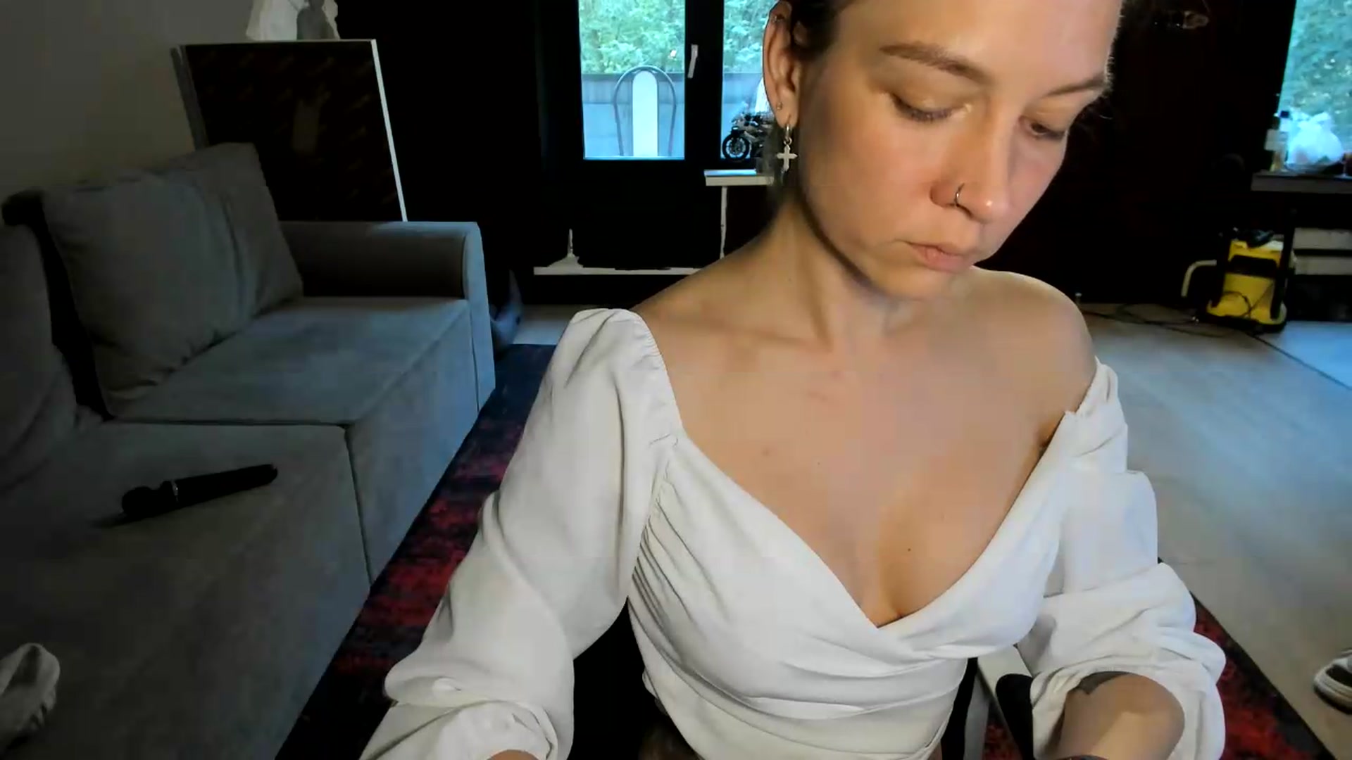 Gallery image thumbnail from Qi_ra's myfreecams stream on, 06/28/2026, 08:27 image 15 of 20