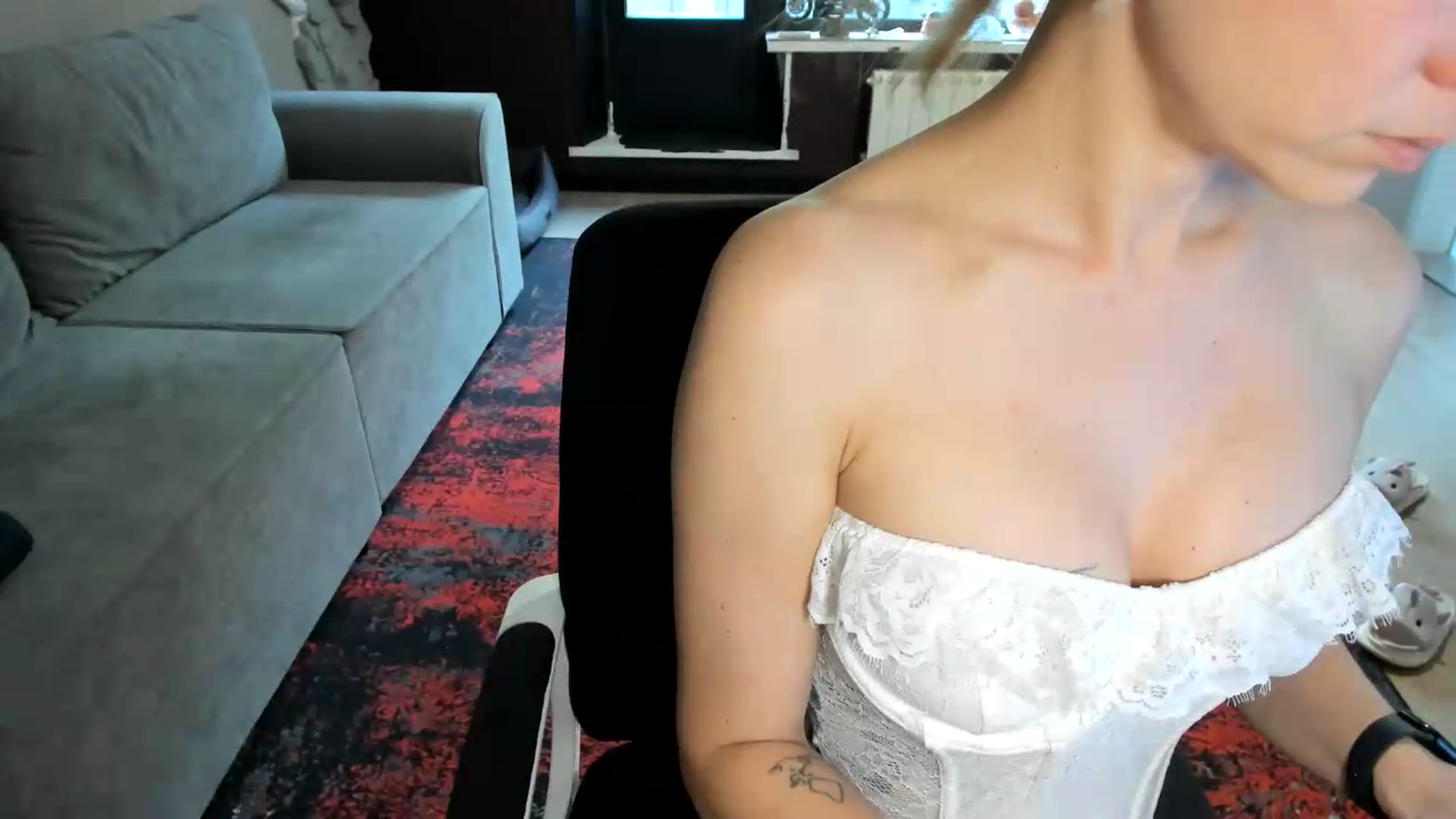 Gallery image thumbnail from Qi_ra's myfreecams stream on, 07/08/2026, 06:33 image 4 of 20