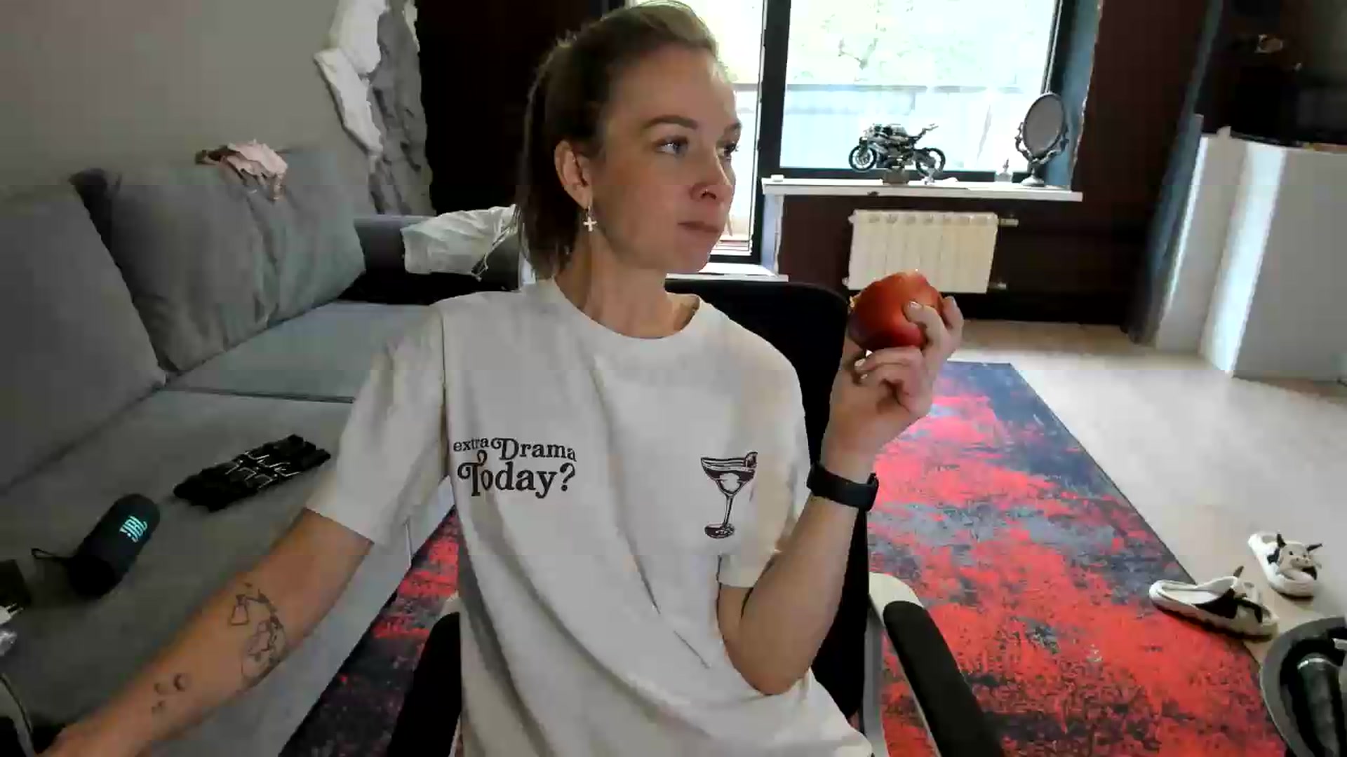 Gallery image thumbnail from Qi_ra's myfreecams stream on, 07/15/2026, 07:36 image 11 of 20