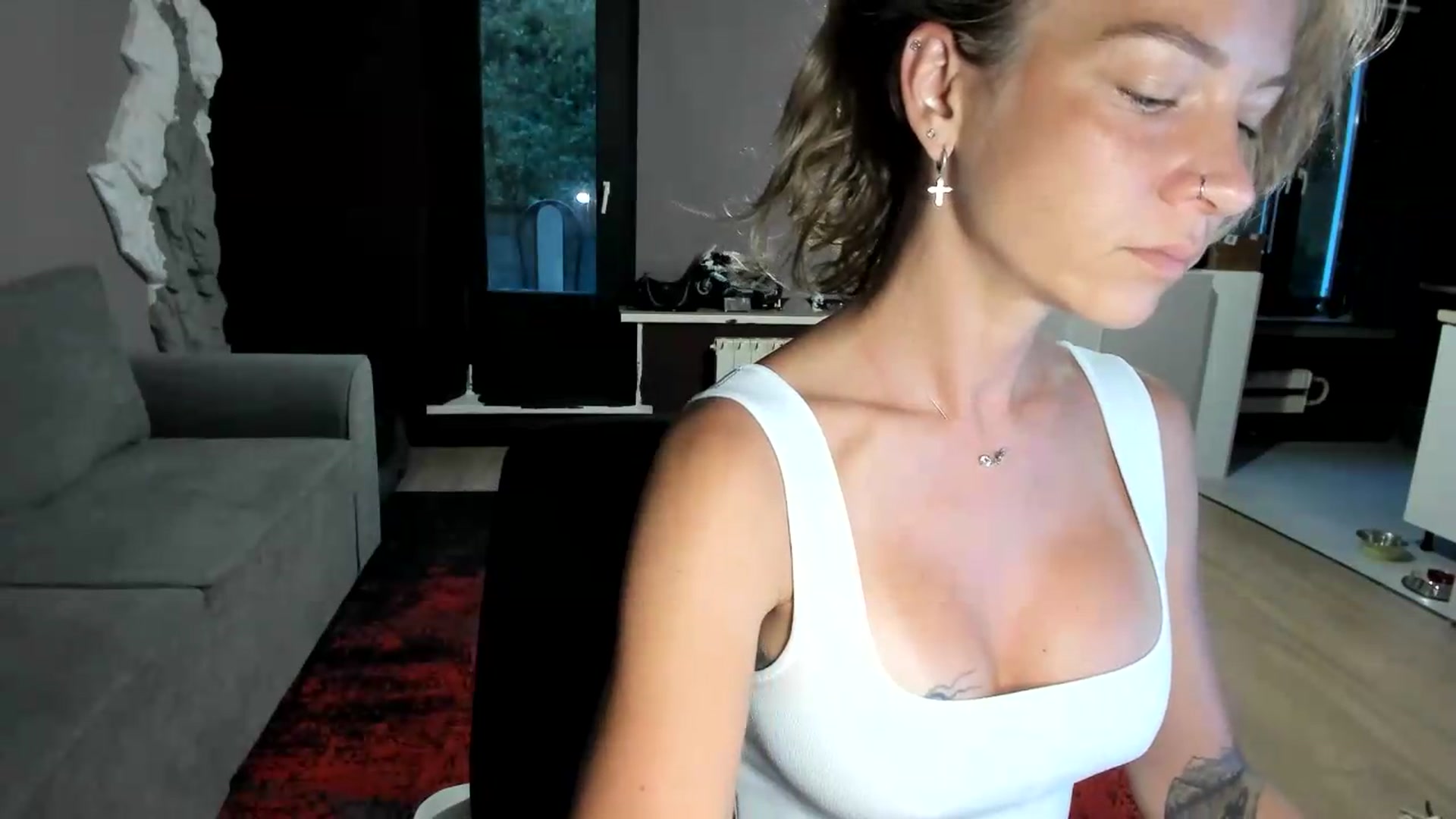 Gallery image thumbnail from Qi_ra's myfreecams stream on, 08/07/2026, 01:49 image 17 of 20