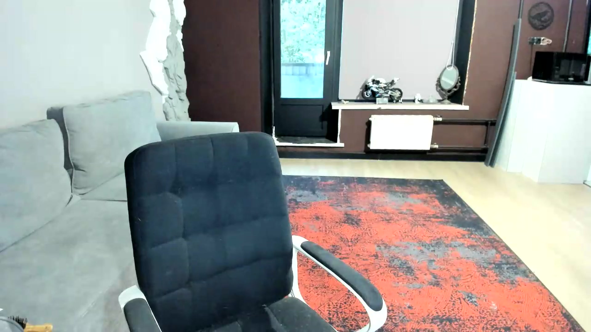 Gallery image thumbnail from Qi_ra's myfreecams stream on, 08/12/2026, 03:08 image 2 of 20