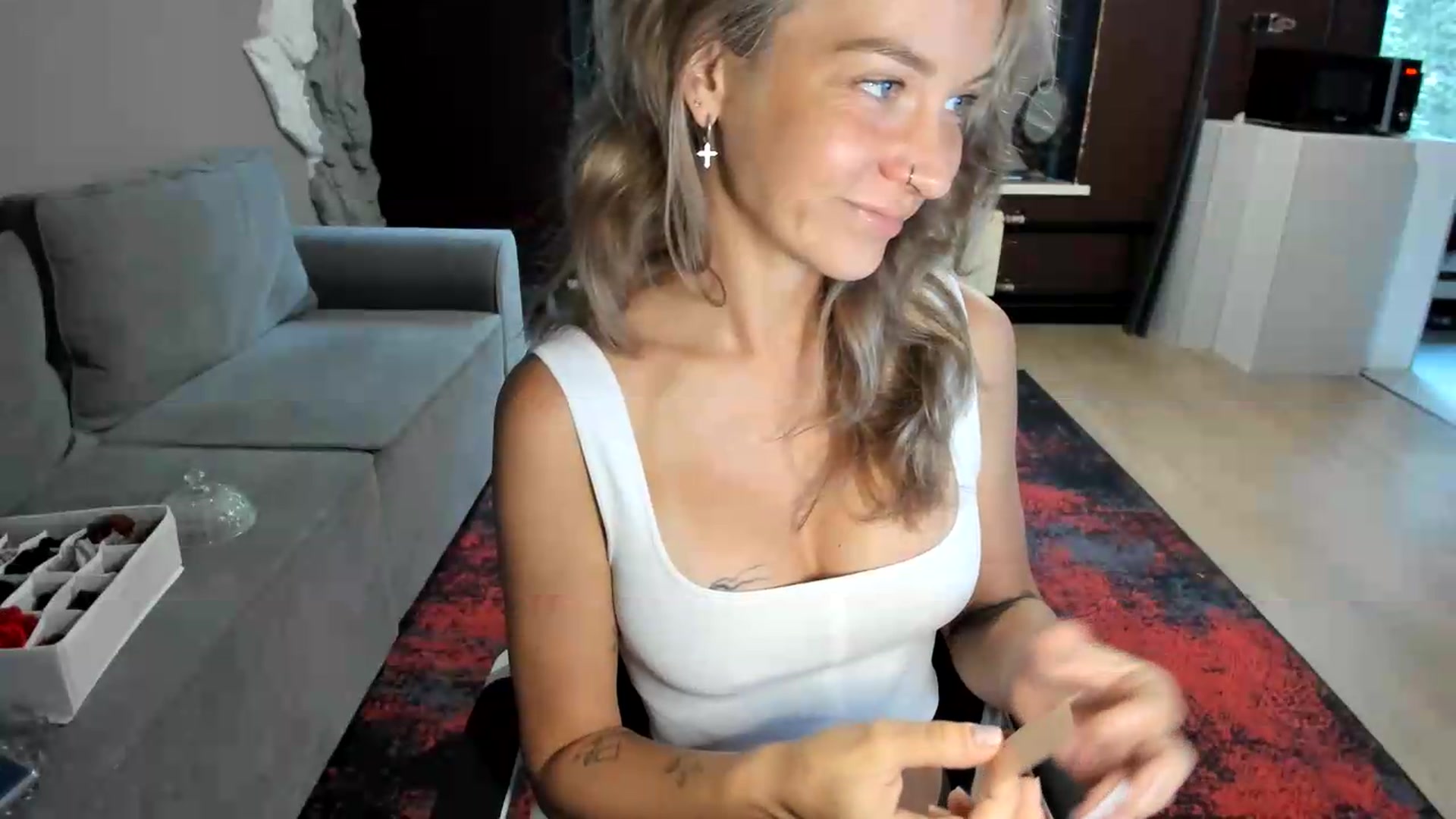 Gallery image thumbnail from Qi_ra's myfreecams stream on, 08/12/2026, 04:12 image 10 of 20