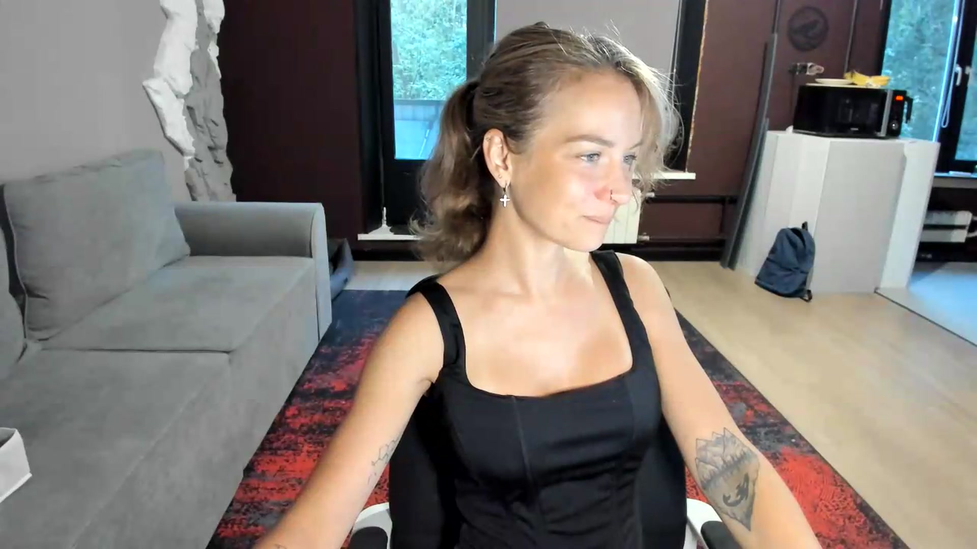 Gallery image thumbnail from Qi_ra's myfreecams stream on, 08/13/2026, 02:45 image 13 of 20