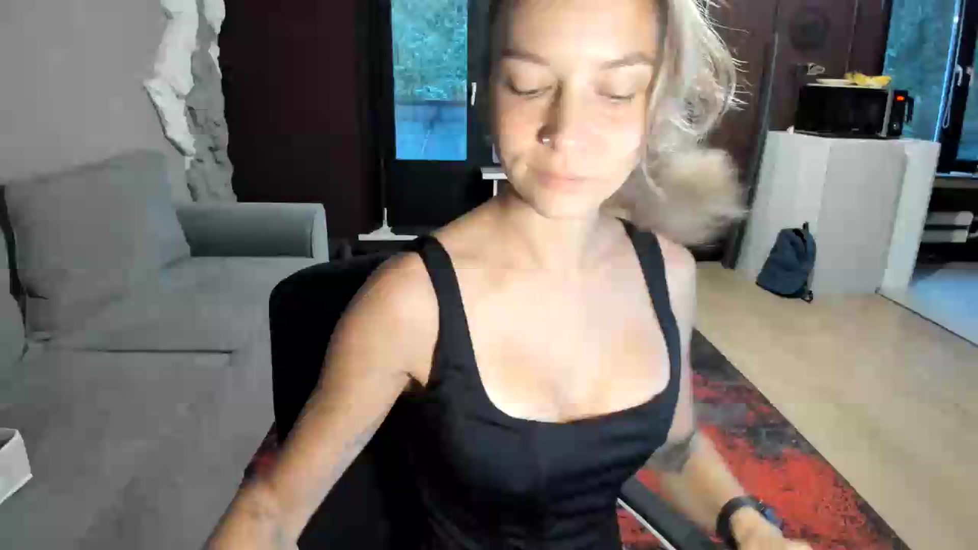 Gallery image thumbnail from Qi_ra's myfreecams stream on, 08/13/2026, 02:45 image 1 of 20