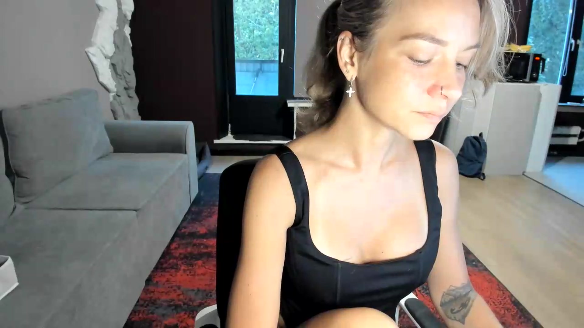 Gallery image thumbnail from Qi_ra's myfreecams stream on, 08/13/2026, 02:45 image 15 of 20