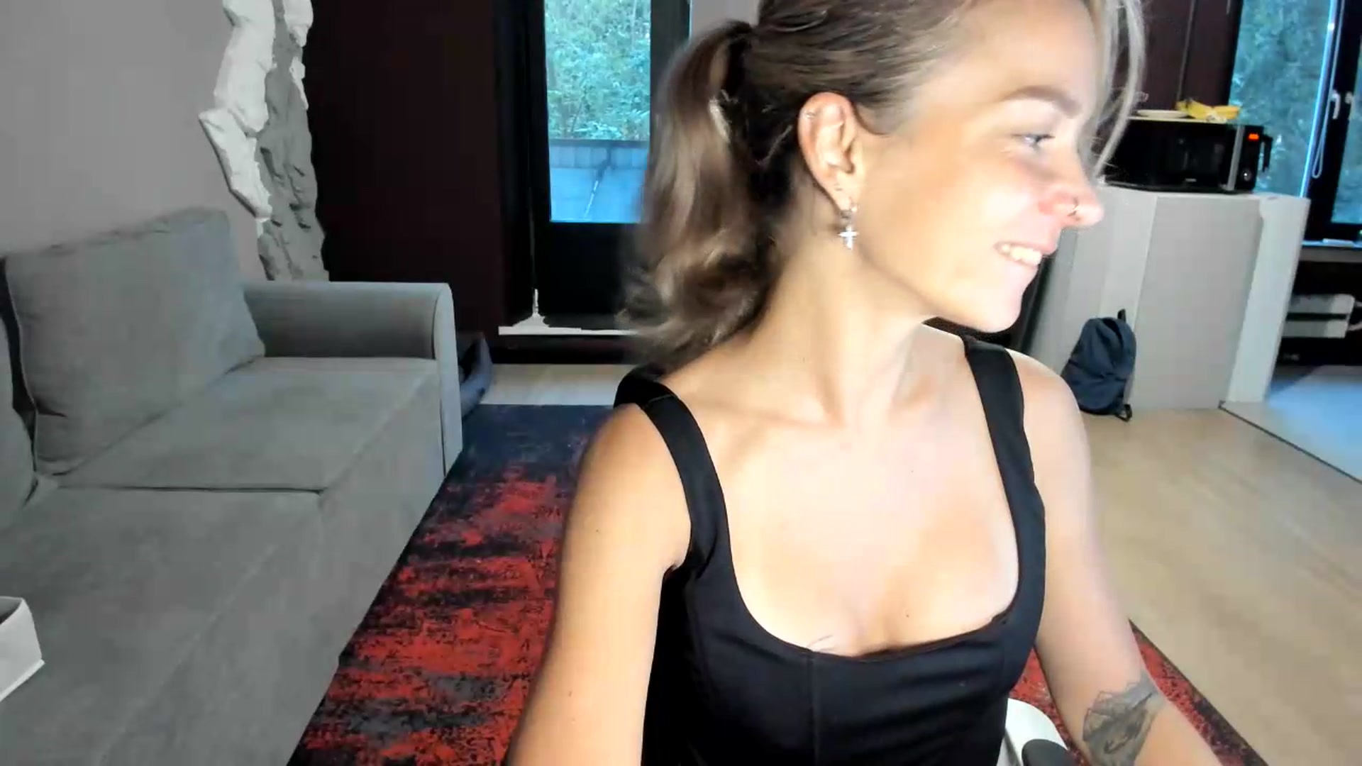 Gallery image thumbnail from Qi_ra's myfreecams stream on, 08/13/2026, 02:45 image 8 of 20