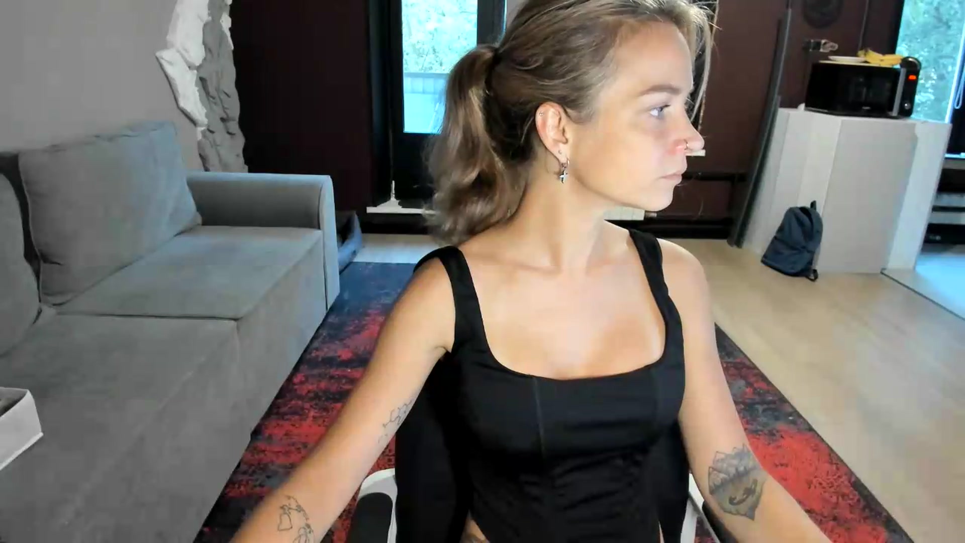Gallery image thumbnail from Qi_ra's myfreecams stream on, 08/13/2026, 03:43 image 16 of 20