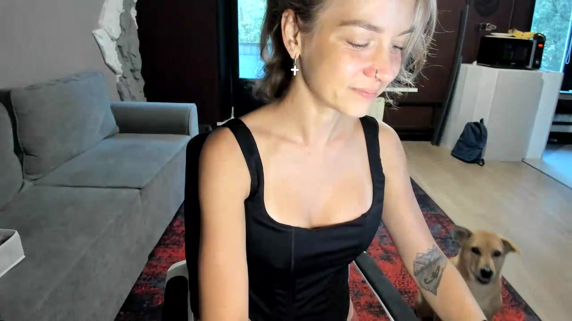 Gallery image thumbnail from Qi_ra's myfreecams stream on, 08/13/2026, 03:43 image 9 of 20