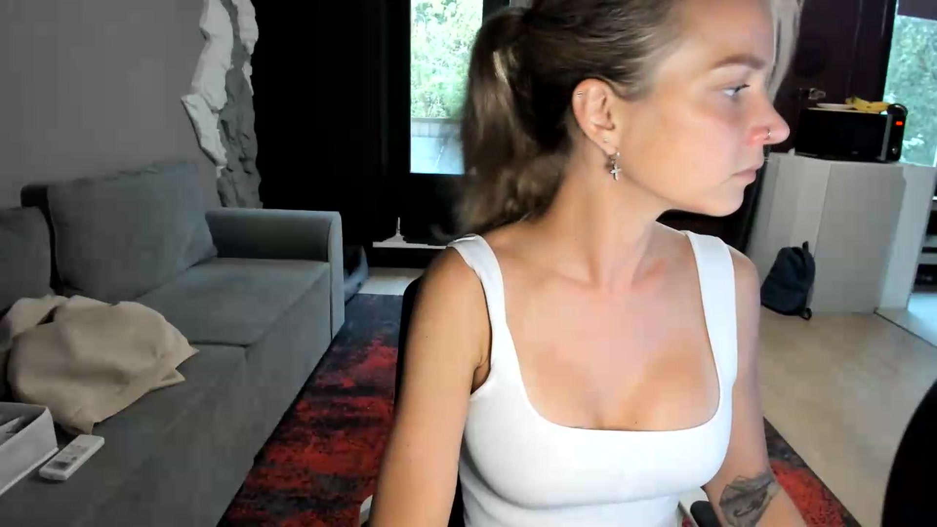Gallery image thumbnail from Qi_ra's myfreecams stream on, 08/13/2026, 07:47 image 4 of 20