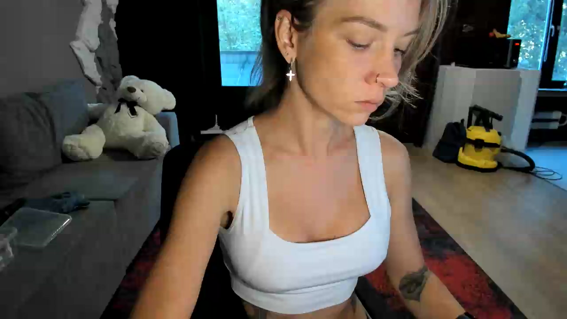 Gallery image thumbnail from Qi_ra's myfreecams stream on, 08/15/2026, 05:22 image 17 of 20