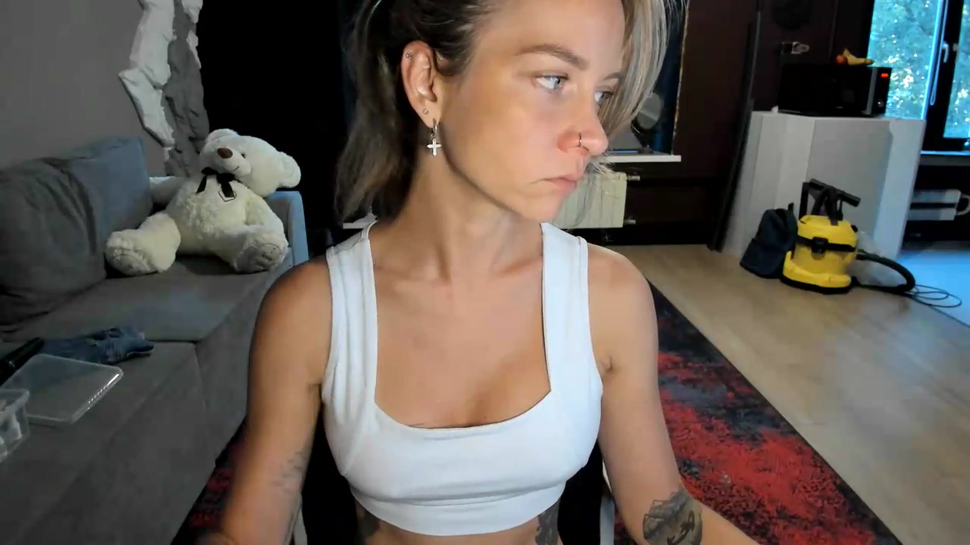 Gallery image thumbnail from Qi_ra's myfreecams stream on, 08/15/2026, 05:22 image 11 of 20