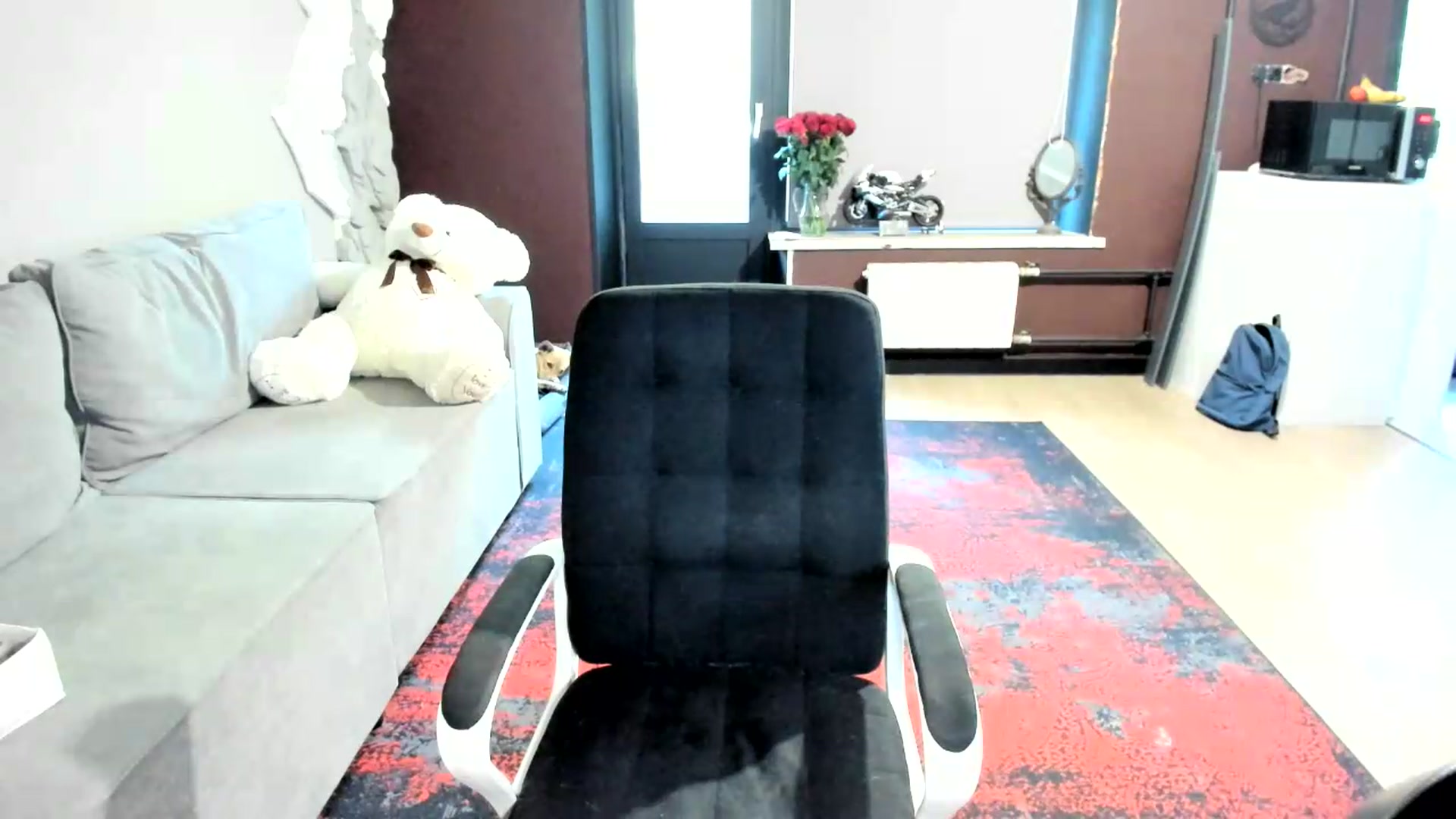 Gallery image thumbnail from Qi_ra's myfreecams stream on, 08/15/2026, 08:43 image 12 of 20