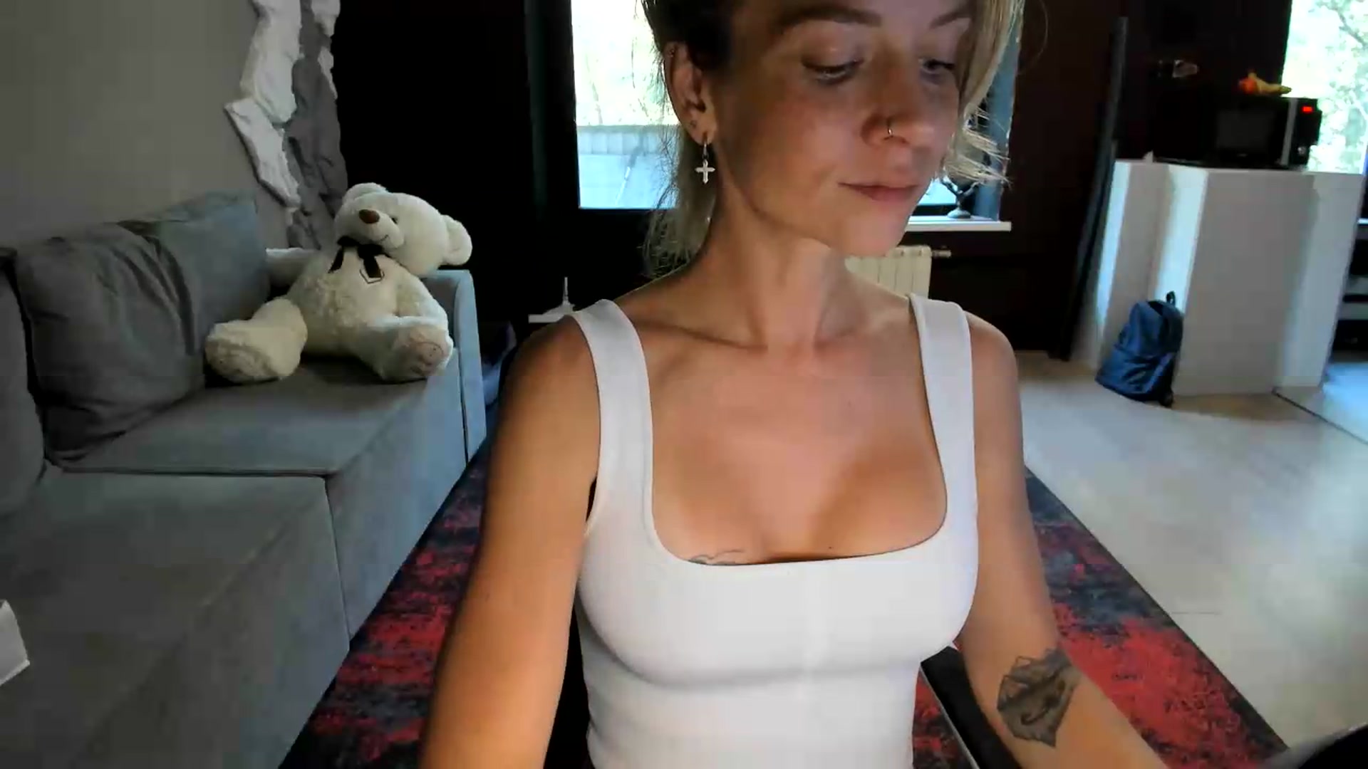 Gallery image thumbnail from Qi_ra's myfreecams stream on, 08/15/2026, 09:18 image 12 of 20