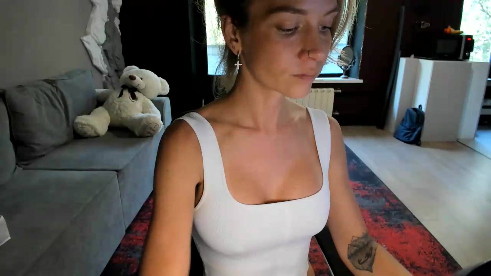 Gallery image thumbnail from Qi_ra's myfreecams stream on, 08/15/2026, 09:18 image 18 of 20