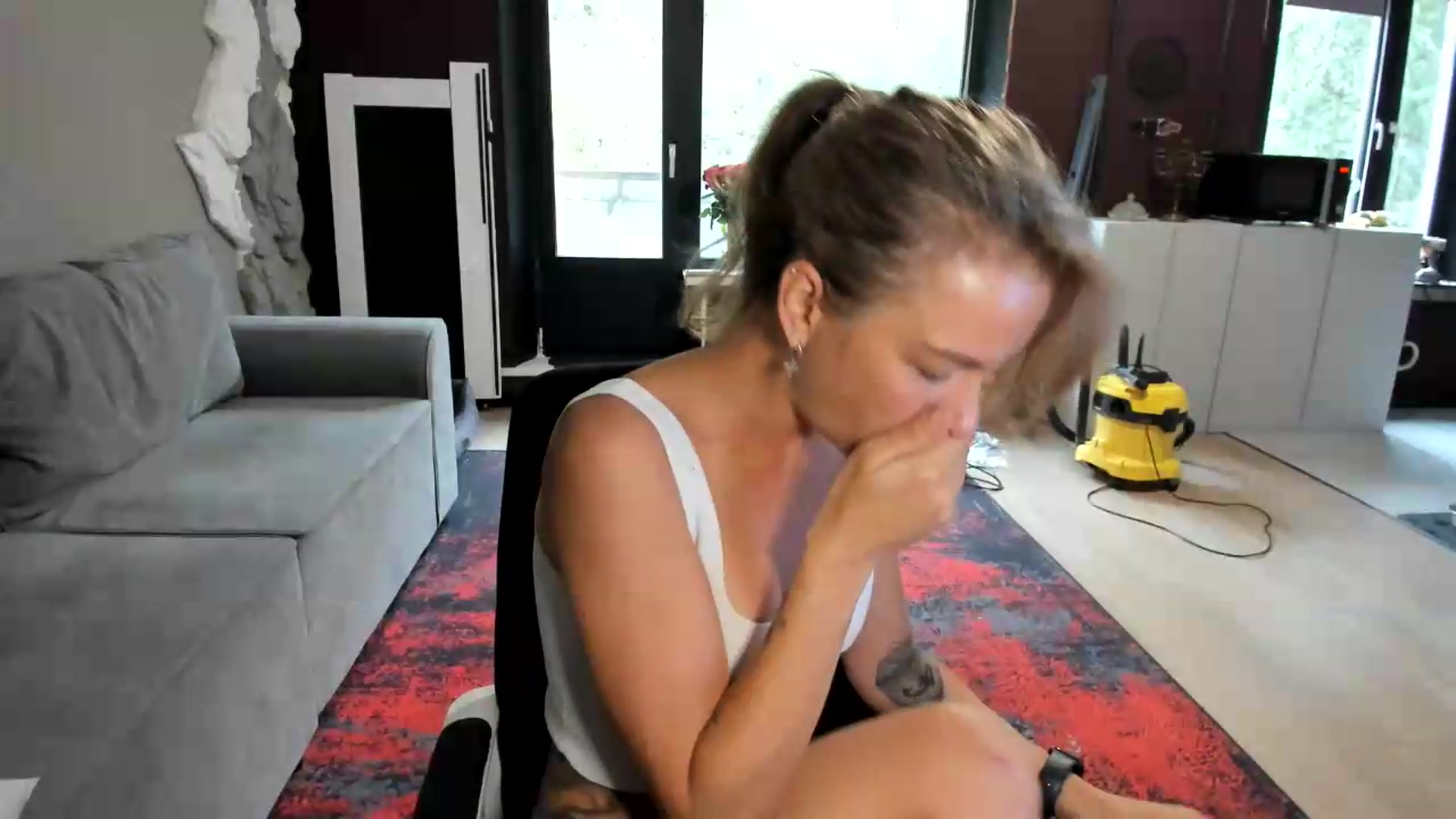 Gallery image thumbnail from Qi_ra's myfreecams stream on, 08/17/2026, 06:12 image 13 of 20