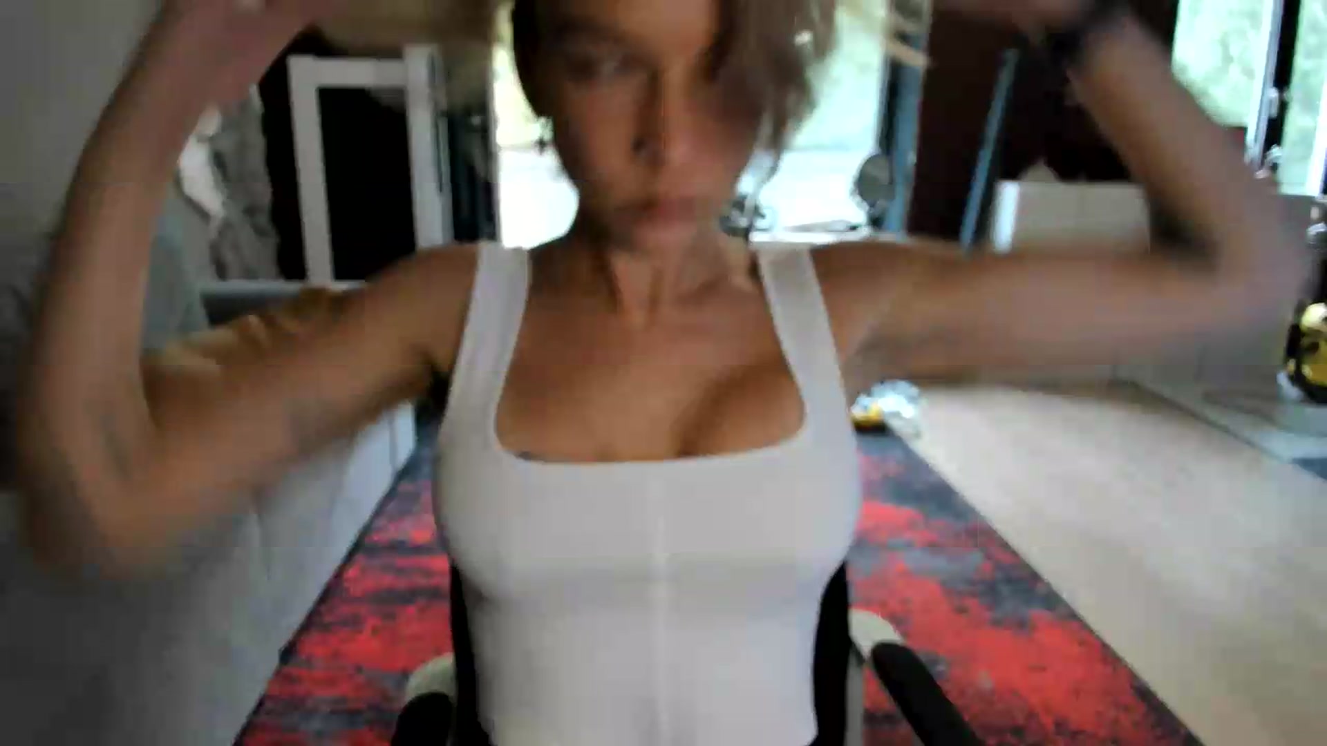 Gallery image thumbnail from Qi_ra's myfreecams stream on, 08/17/2026, 09:40 image 2 of 20
