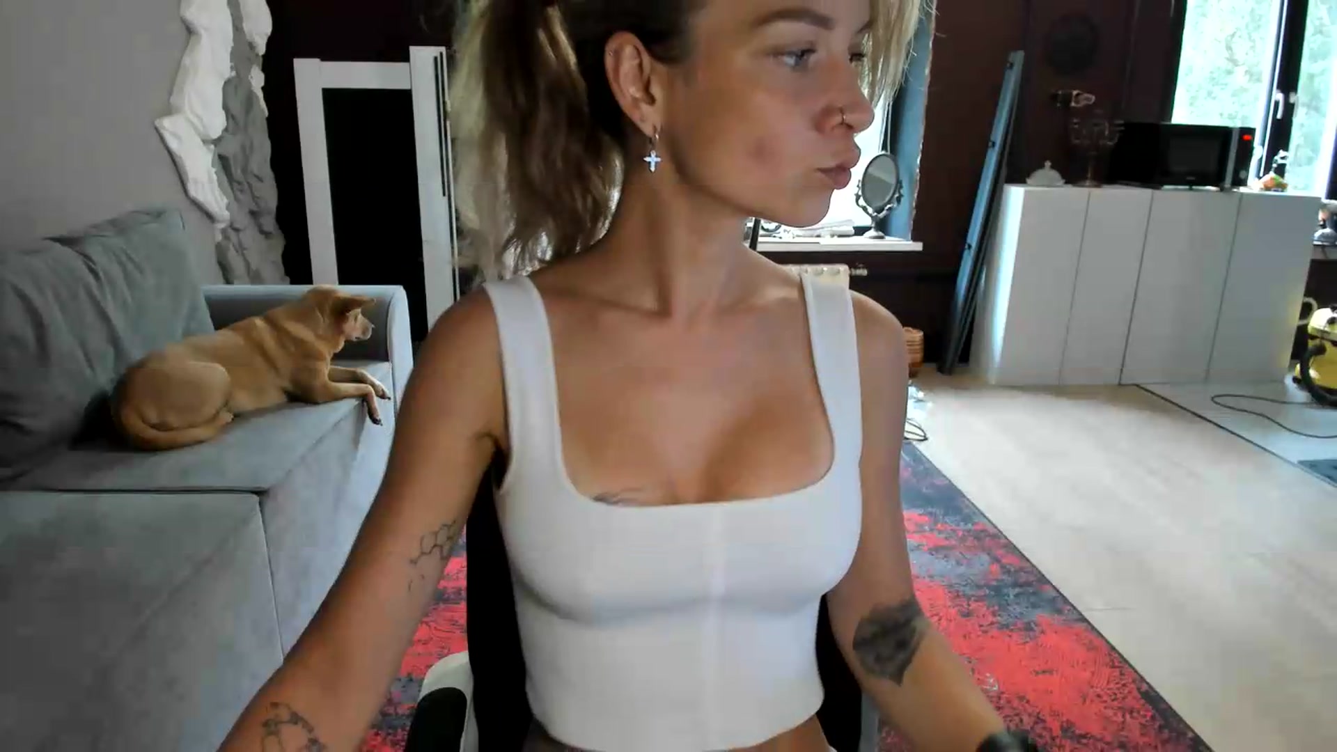 Gallery image thumbnail from Qi_ra's myfreecams stream on, 08/17/2026, 09:40 image 3 of 20