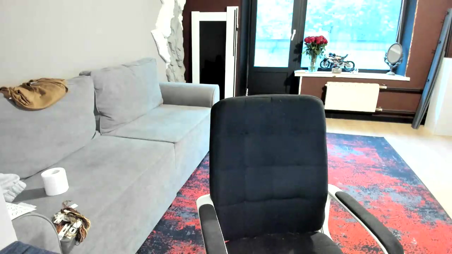 Gallery image thumbnail from Qi_ra's myfreecams stream on, 08/19/2026, 03:45 image 11 of 20