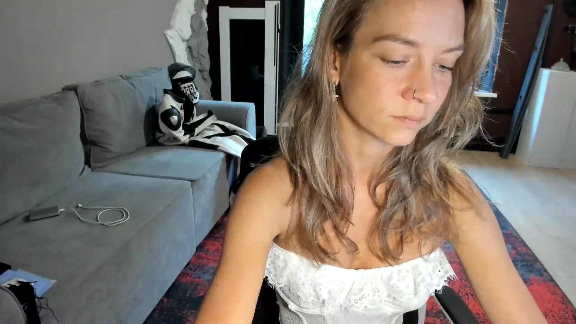 Gallery image thumbnail from Qi_ra's myfreecams stream on, 08/20/2026, 06:39 image 13 of 20