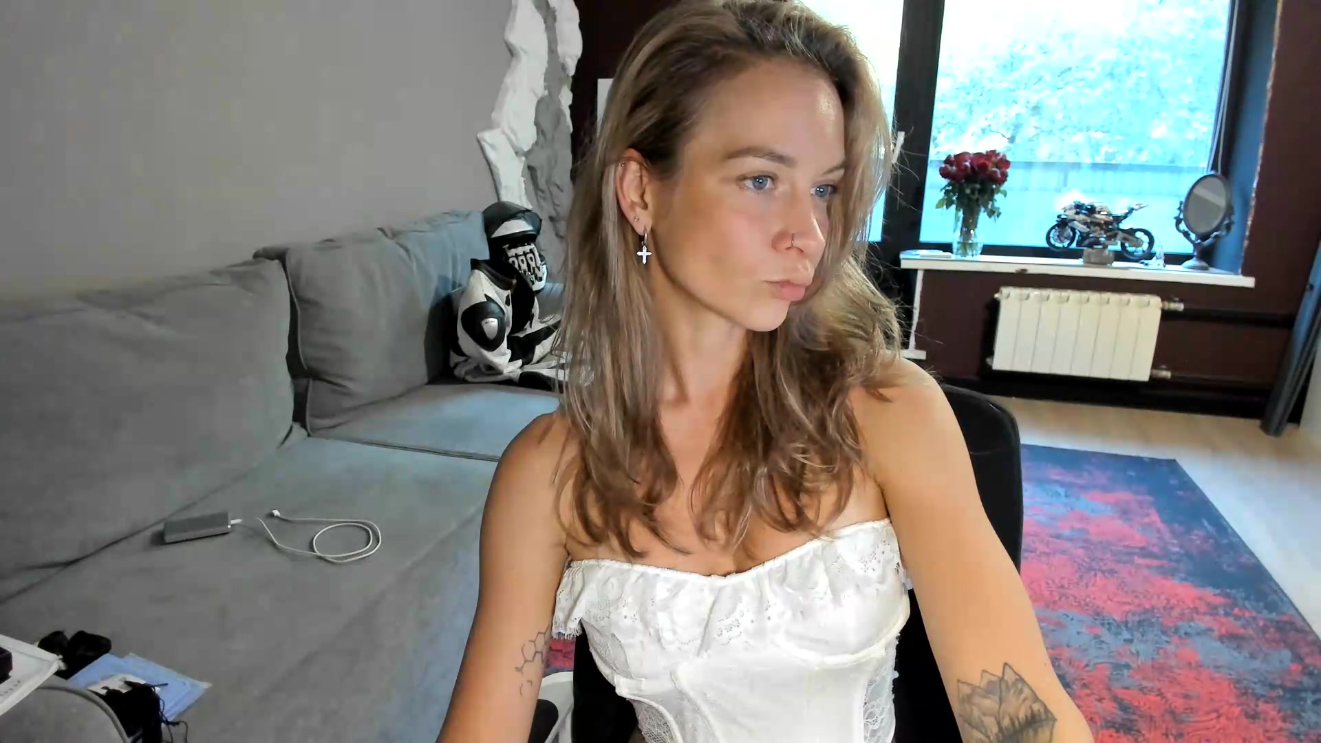 Gallery image thumbnail from Qi_ra's myfreecams stream on, 08/20/2026, 07:16 image 19 of 20