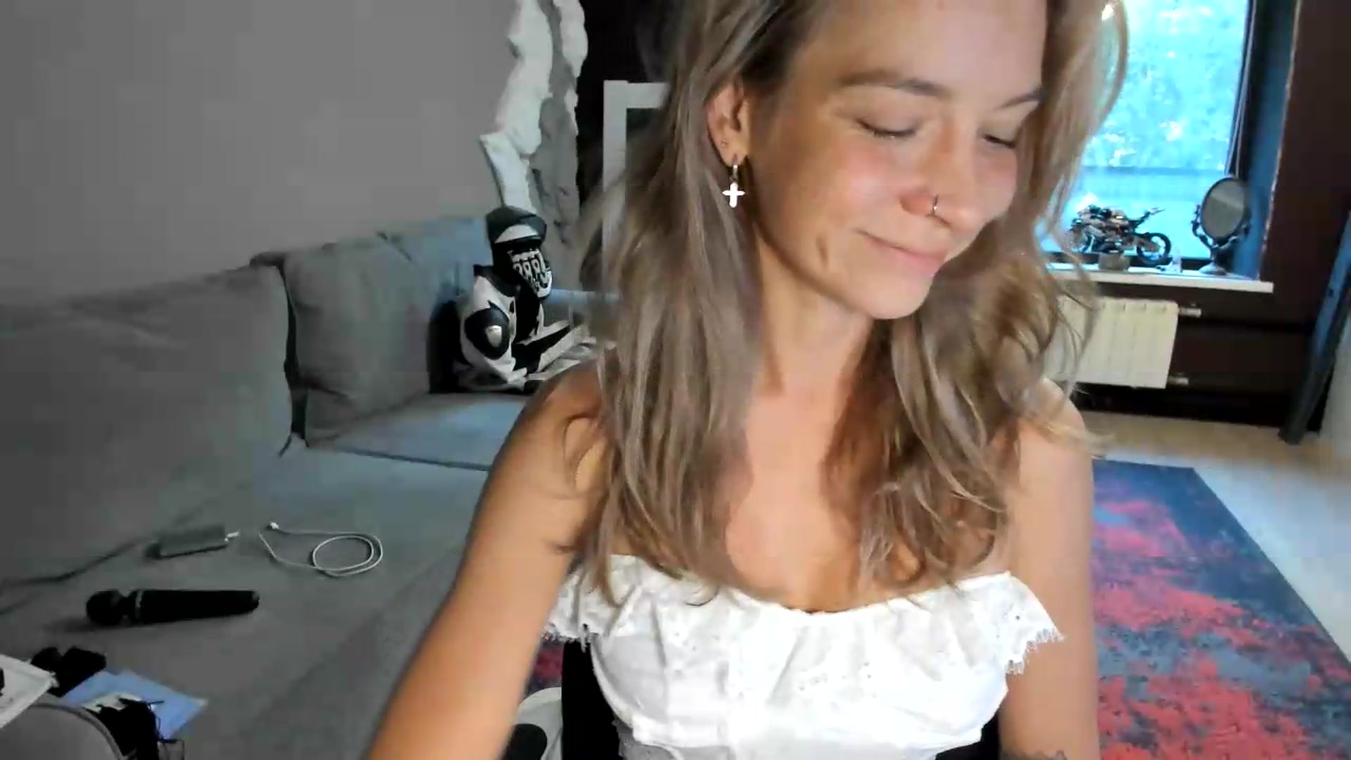 Gallery image thumbnail from Qi_ra's myfreecams stream on, 08/20/2026, 07:16 image 6 of 20