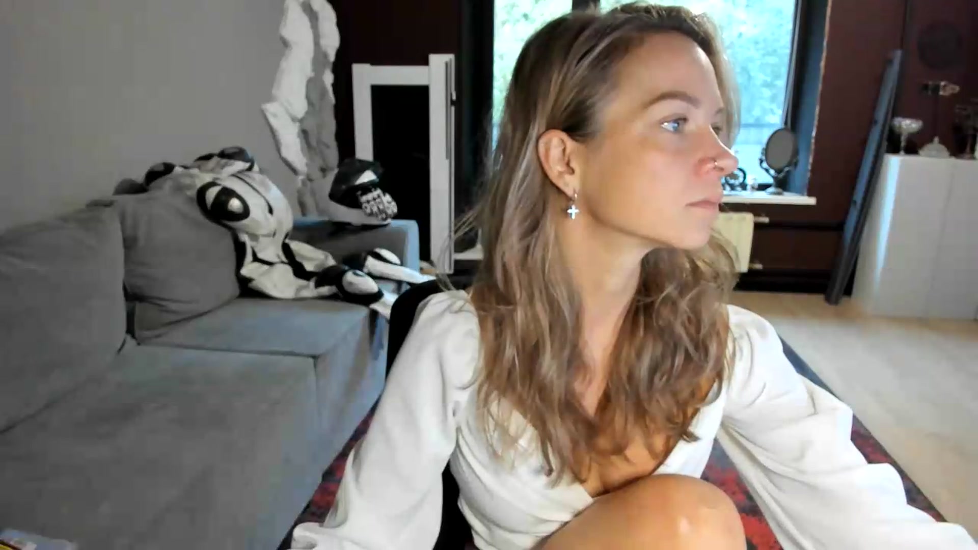 Gallery image thumbnail from Qi_ra's myfreecams stream on, 08/21/2026, 03:55 image 12 of 20