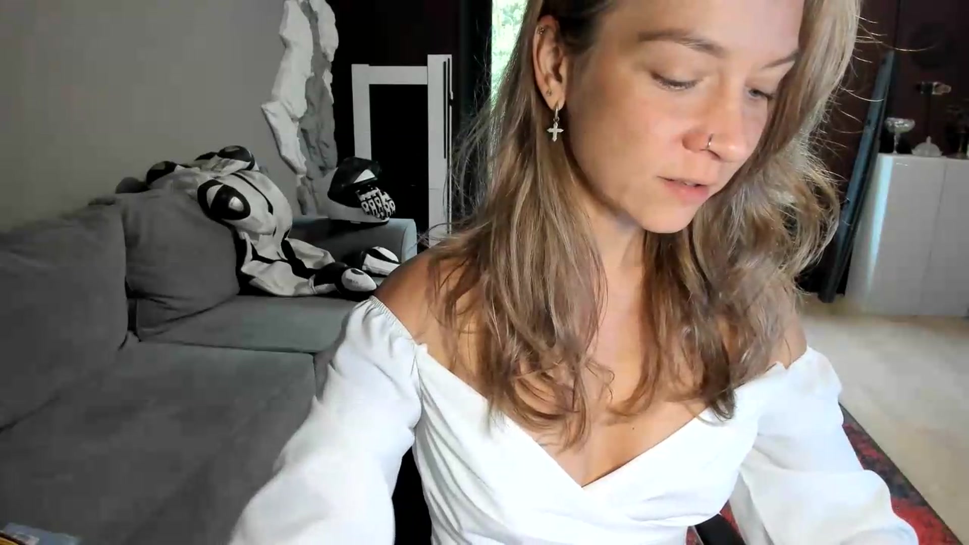 Gallery image thumbnail from Qi_ra's myfreecams stream on, 08/21/2026, 05:06 image 5 of 20