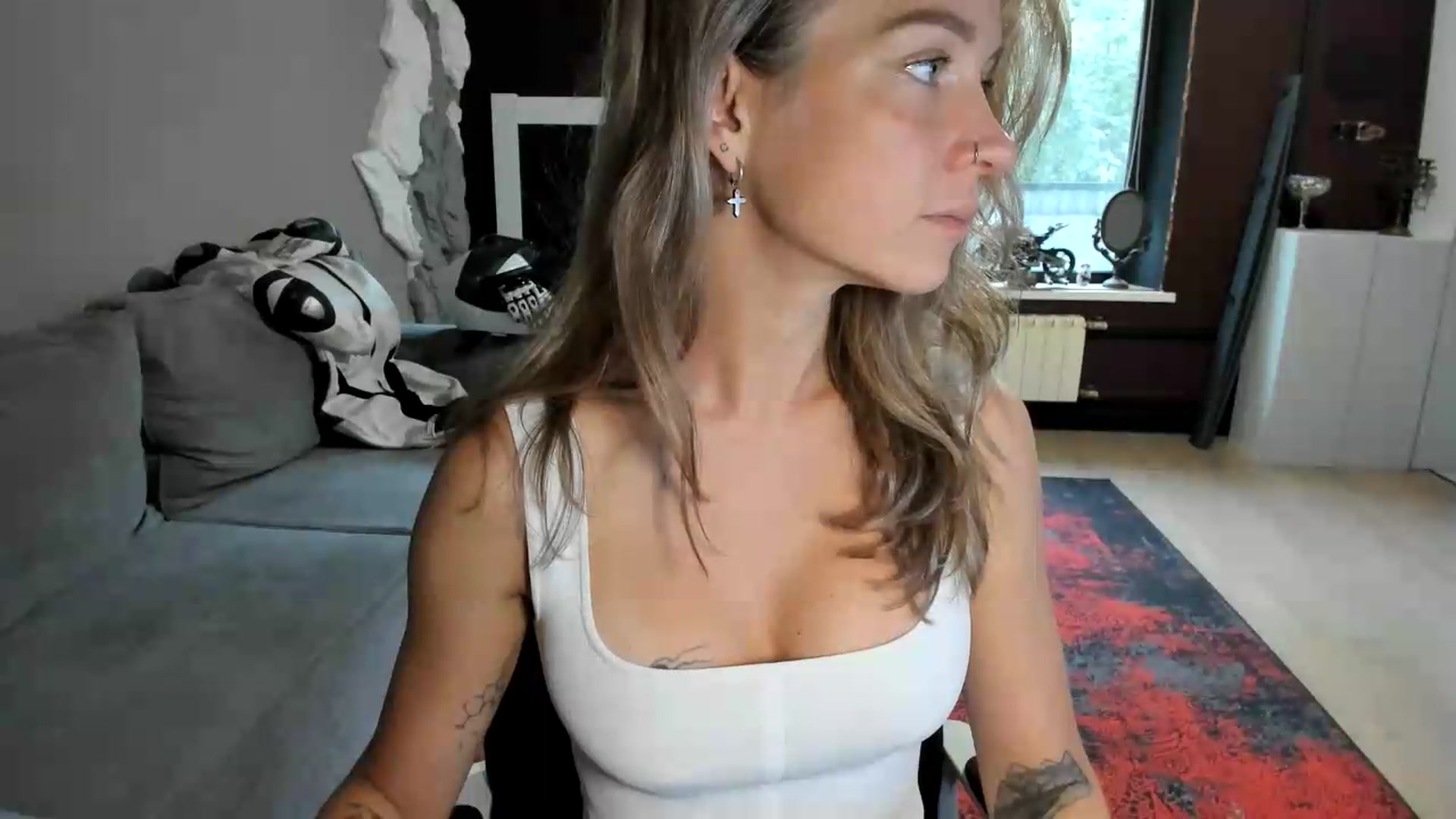 Gallery image thumbnail from Qi_ra's myfreecams stream on, 08/21/2026, 06:27 image 15 of 20