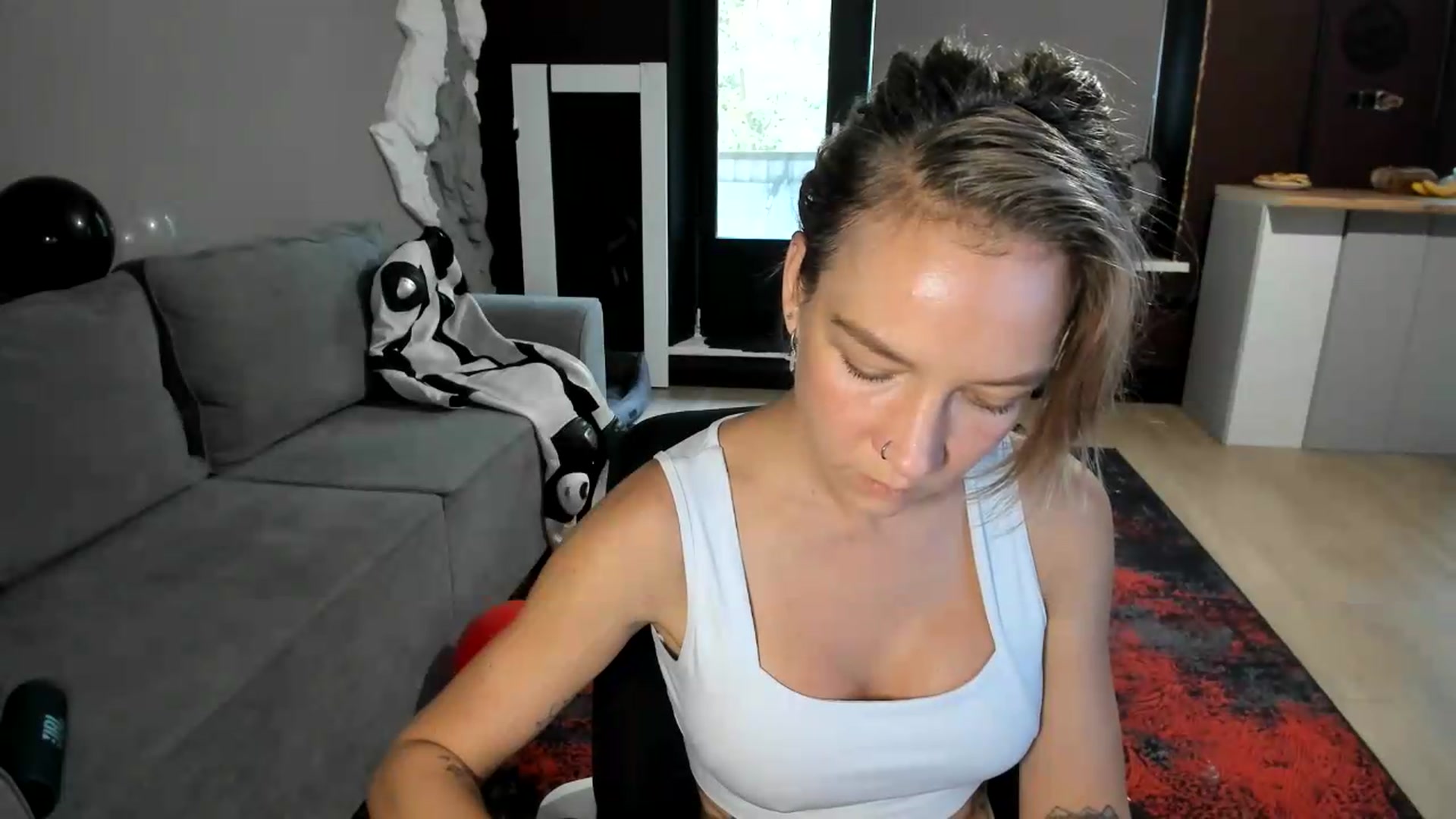 Gallery image thumbnail from Qi_ra's myfreecams stream on, 08/25/2026, 04:46 image 20 of 20