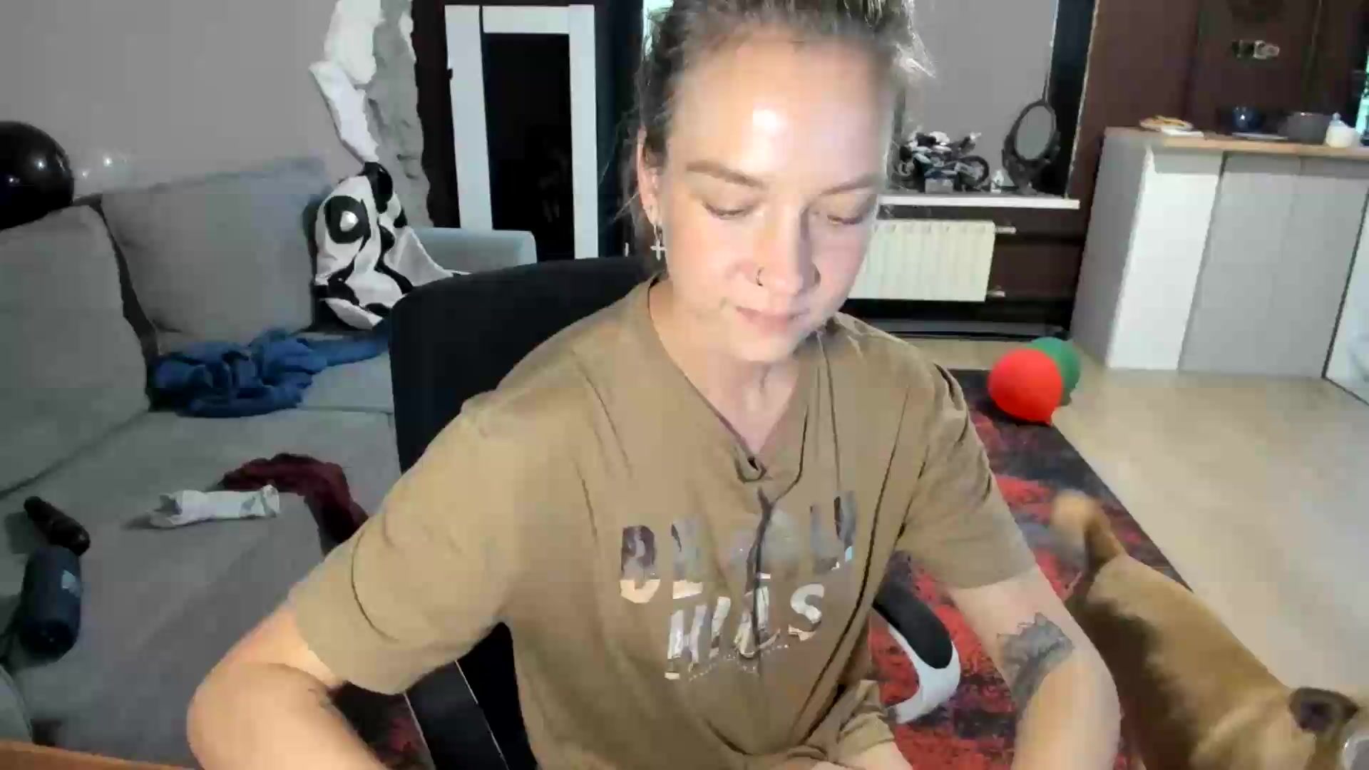 Gallery image thumbnail from Qi_ra's myfreecams stream on, 08/25/2026, 13:25 image 4 of 20