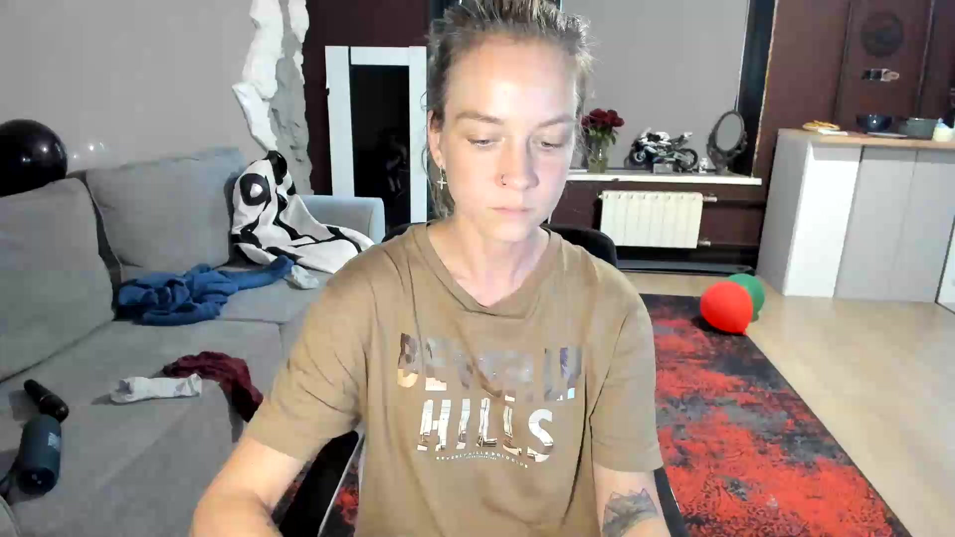 Gallery image thumbnail from Qi_ra's myfreecams stream on, 08/25/2026, 13:25 image 10 of 20