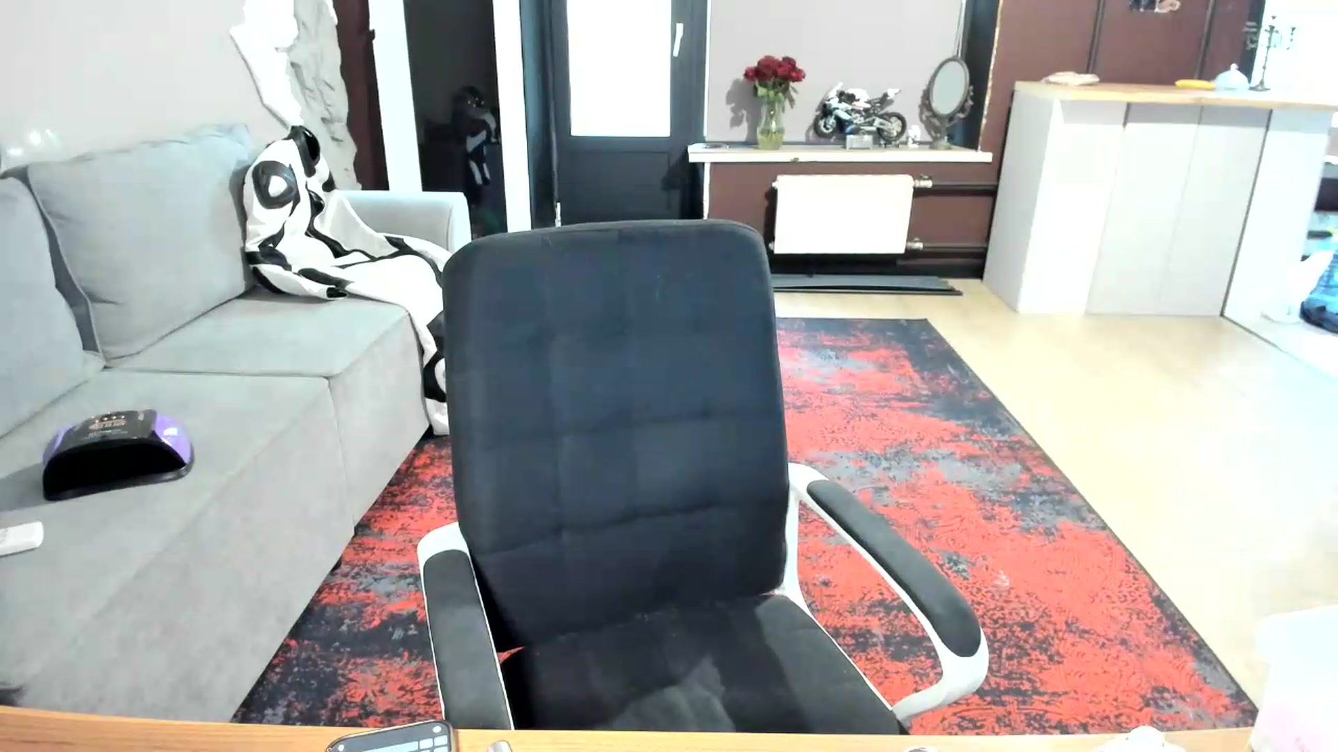 Gallery image thumbnail from Qi_ra's myfreecams stream on, 08/26/2026, 06:04 image 16 of 20