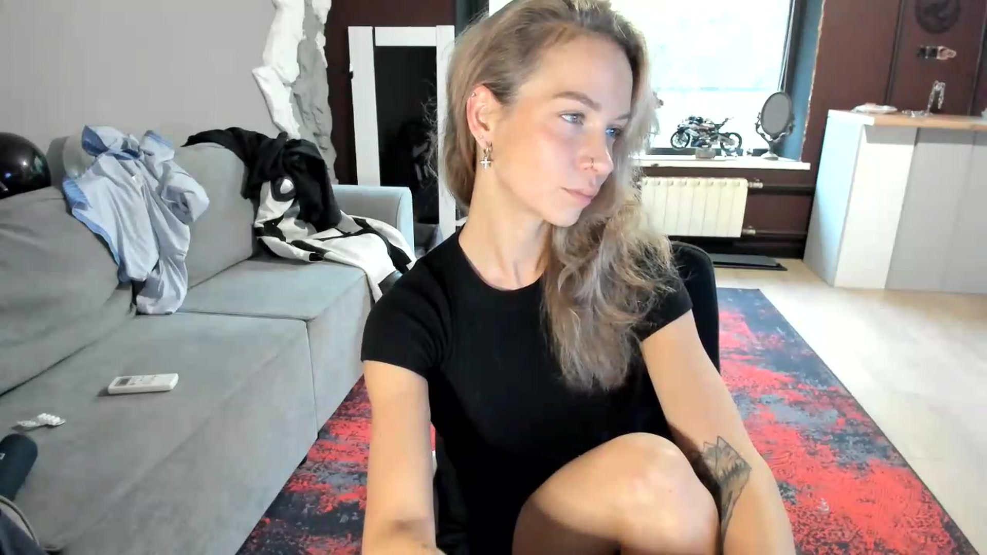 Gallery image thumbnail from Qi_ra's myfreecams stream on, 08/27/2026, 05:54 image 14 of 20