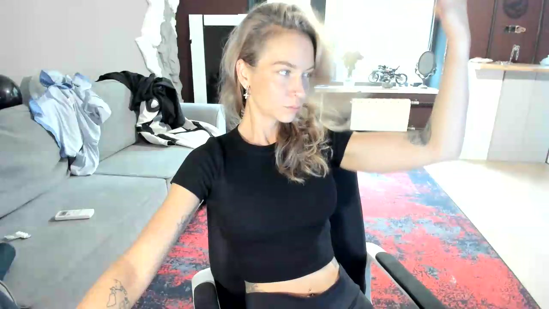 Gallery image thumbnail from Qi_ra's myfreecams stream on, 08/27/2026, 05:54 image 6 of 20