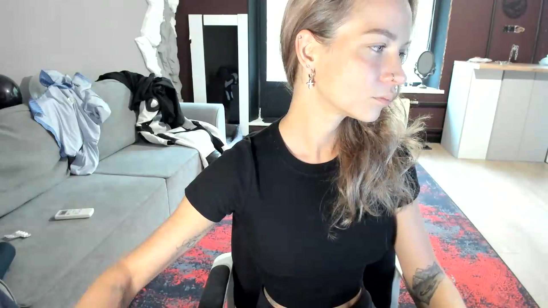 Gallery image thumbnail from Qi_ra's myfreecams stream on, 08/27/2026, 05:54 image 5 of 20