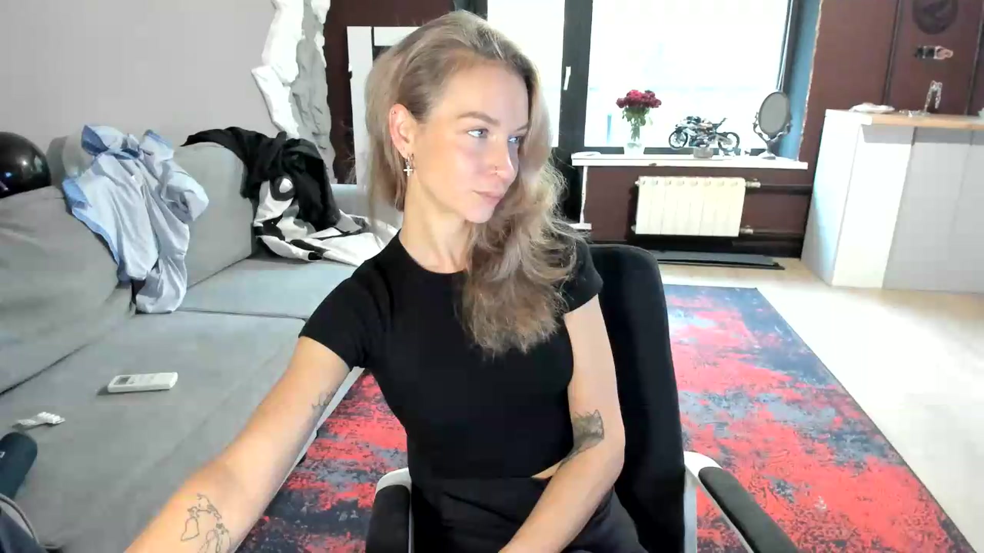 Gallery image thumbnail from Qi_ra's myfreecams stream on, 08/27/2026, 05:54 image 12 of 20