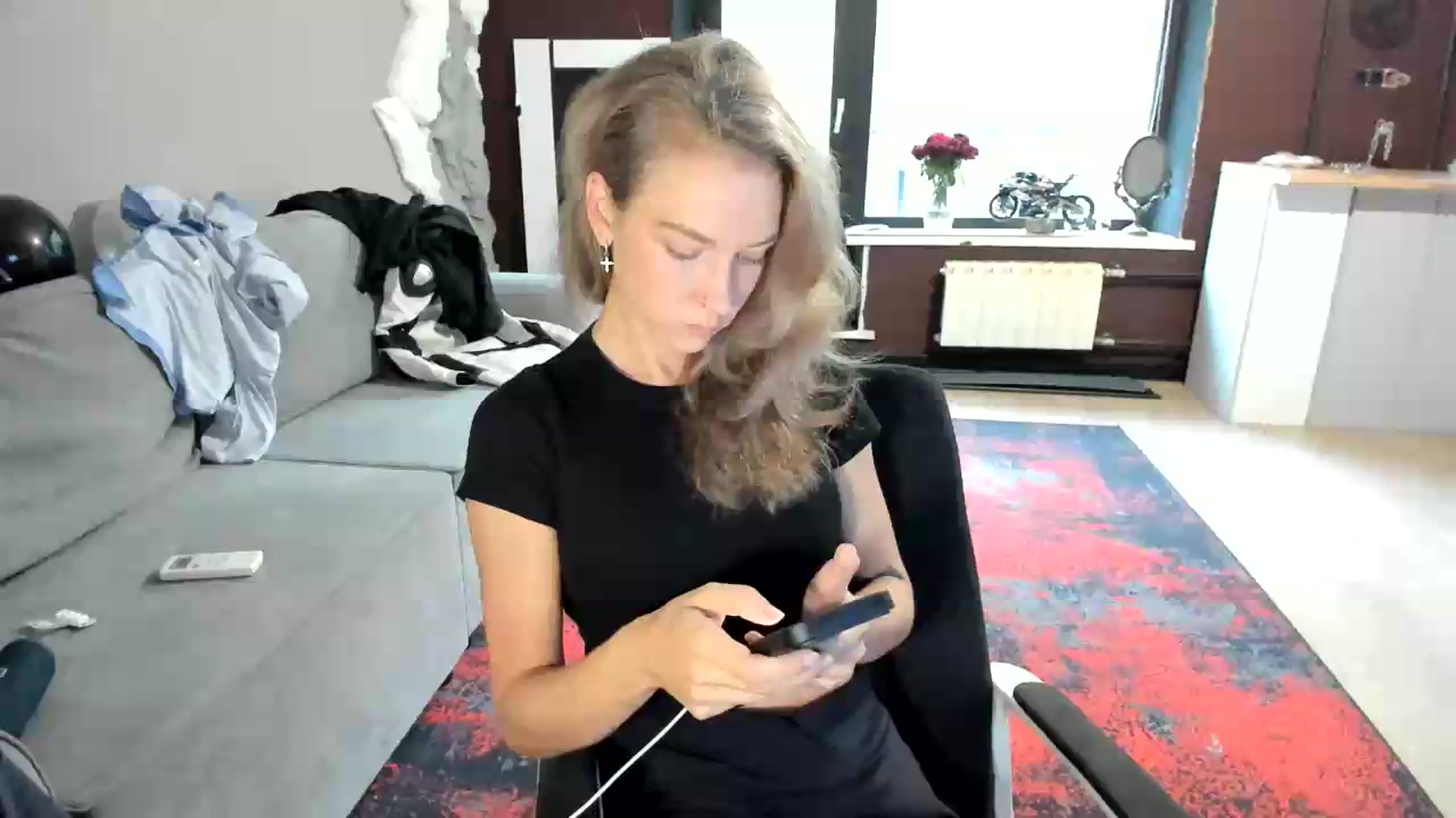 Gallery image thumbnail from Qi_ra's myfreecams stream on, 08/27/2026, 05:54 image 11 of 20