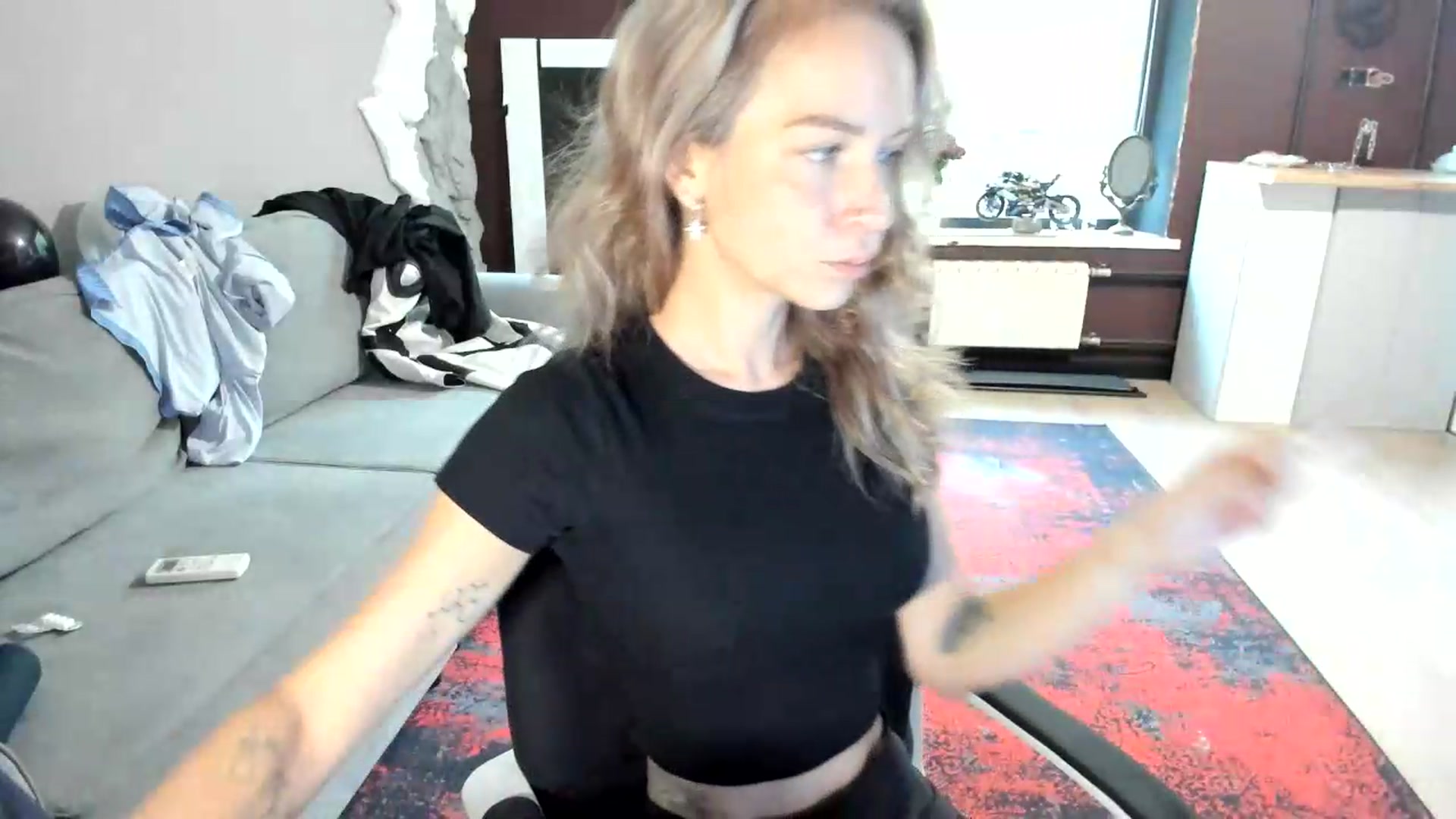 Gallery image thumbnail from Qi_ra's myfreecams stream on, 08/27/2026, 05:54 image 4 of 20
