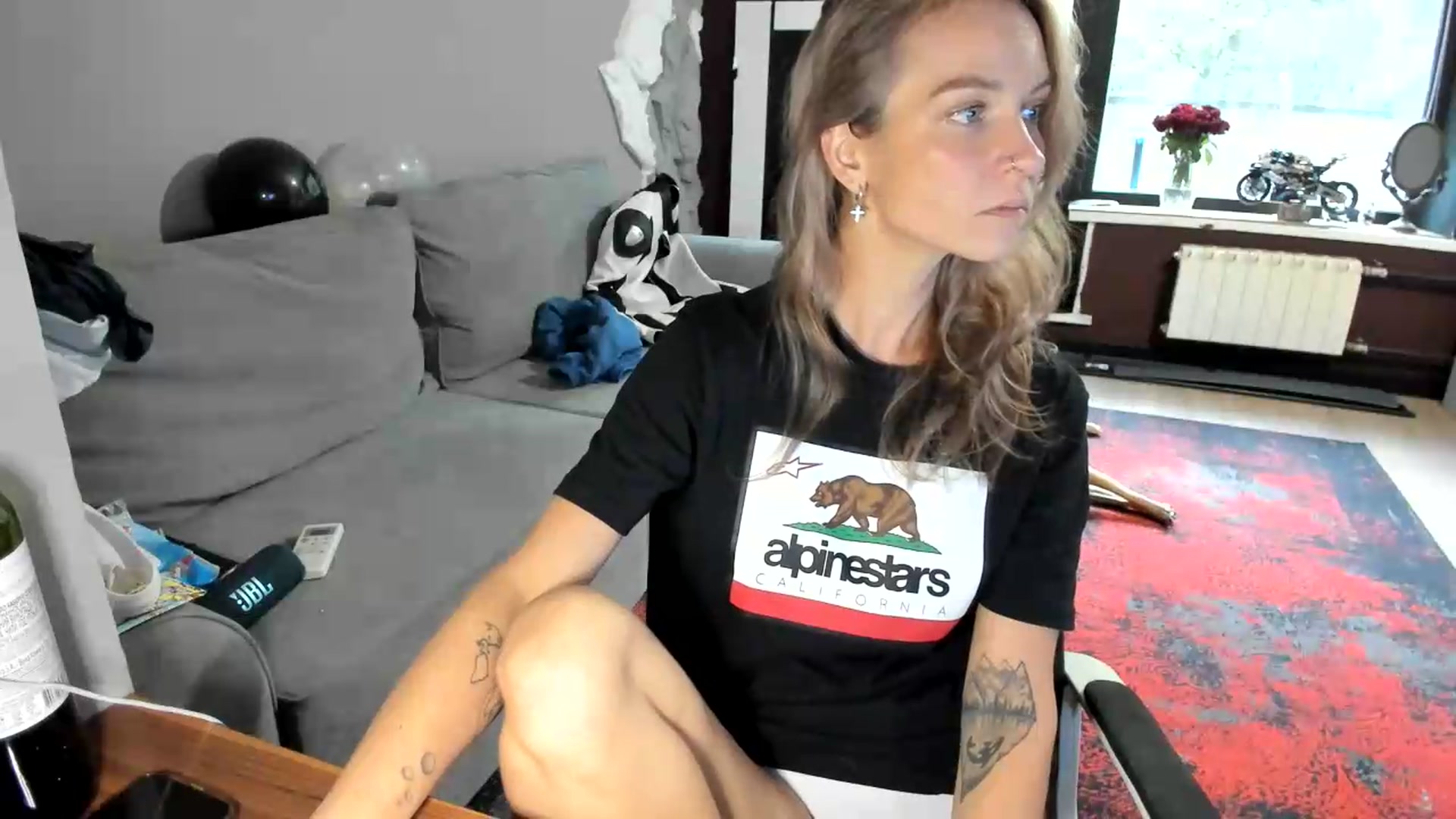 Gallery image thumbnail from Qi_ra's myfreecams stream on, 08/27/2026, 15:08 image 9 of 20