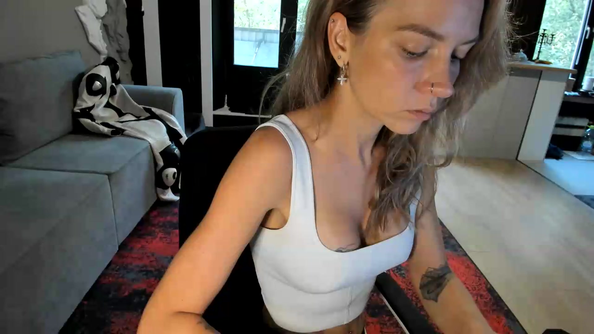 Gallery image thumbnail from Qi_ra's myfreecams stream on, 08/28/2026, 06:15 image 14 of 20
