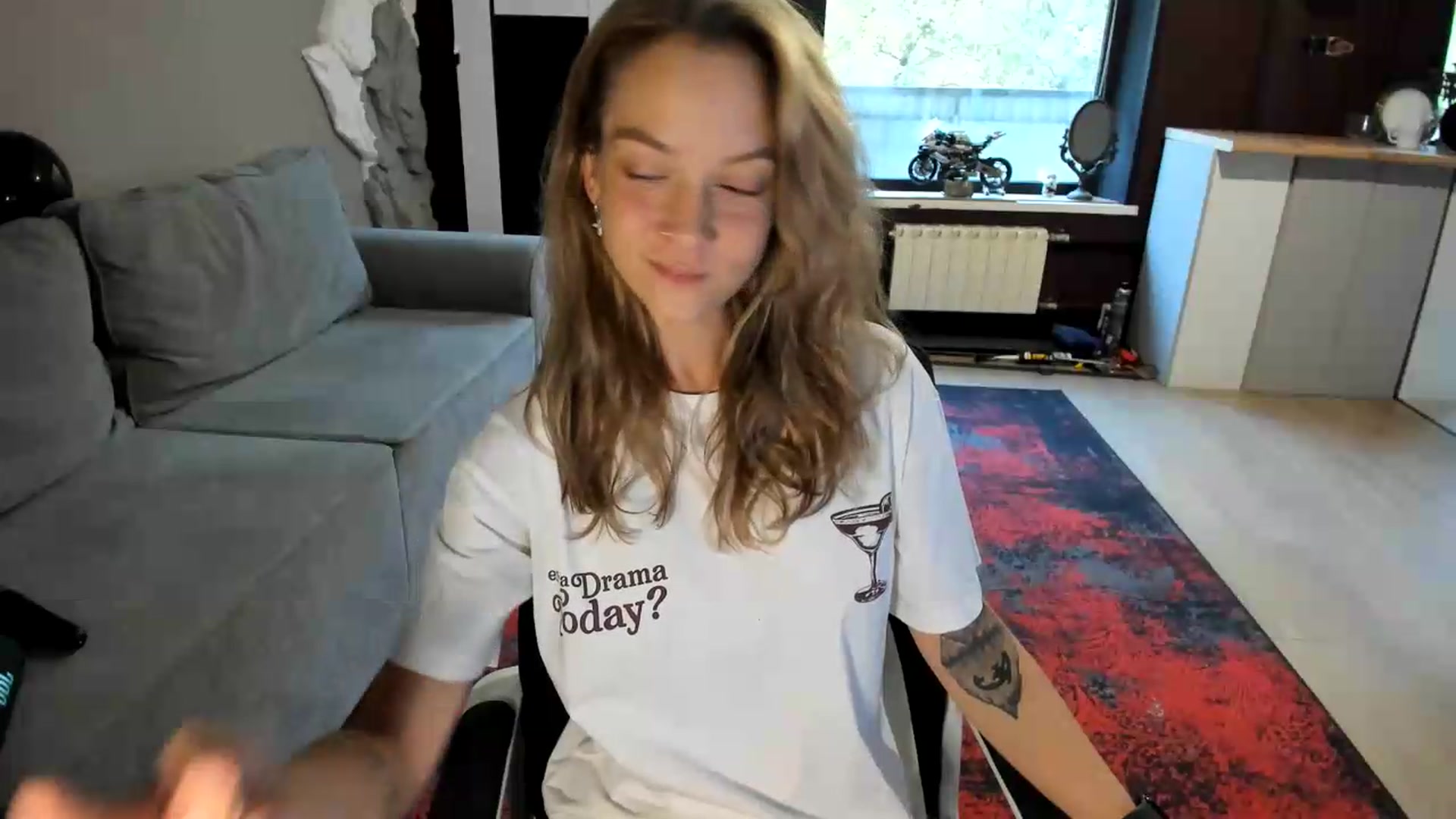 Gallery image thumbnail from Qi_ra's myfreecams stream on, 08/30/2026, 08:28 image 3 of 20