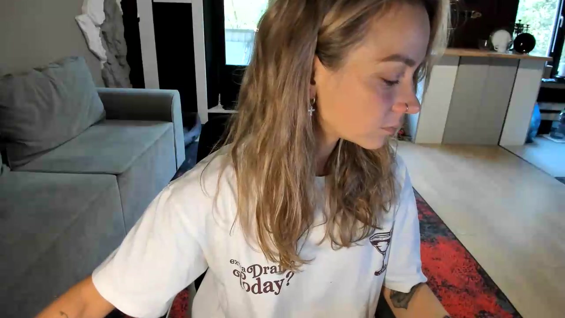 Gallery image thumbnail from Qi_ra's myfreecams stream on, 08/30/2026, 08:28 image 14 of 20