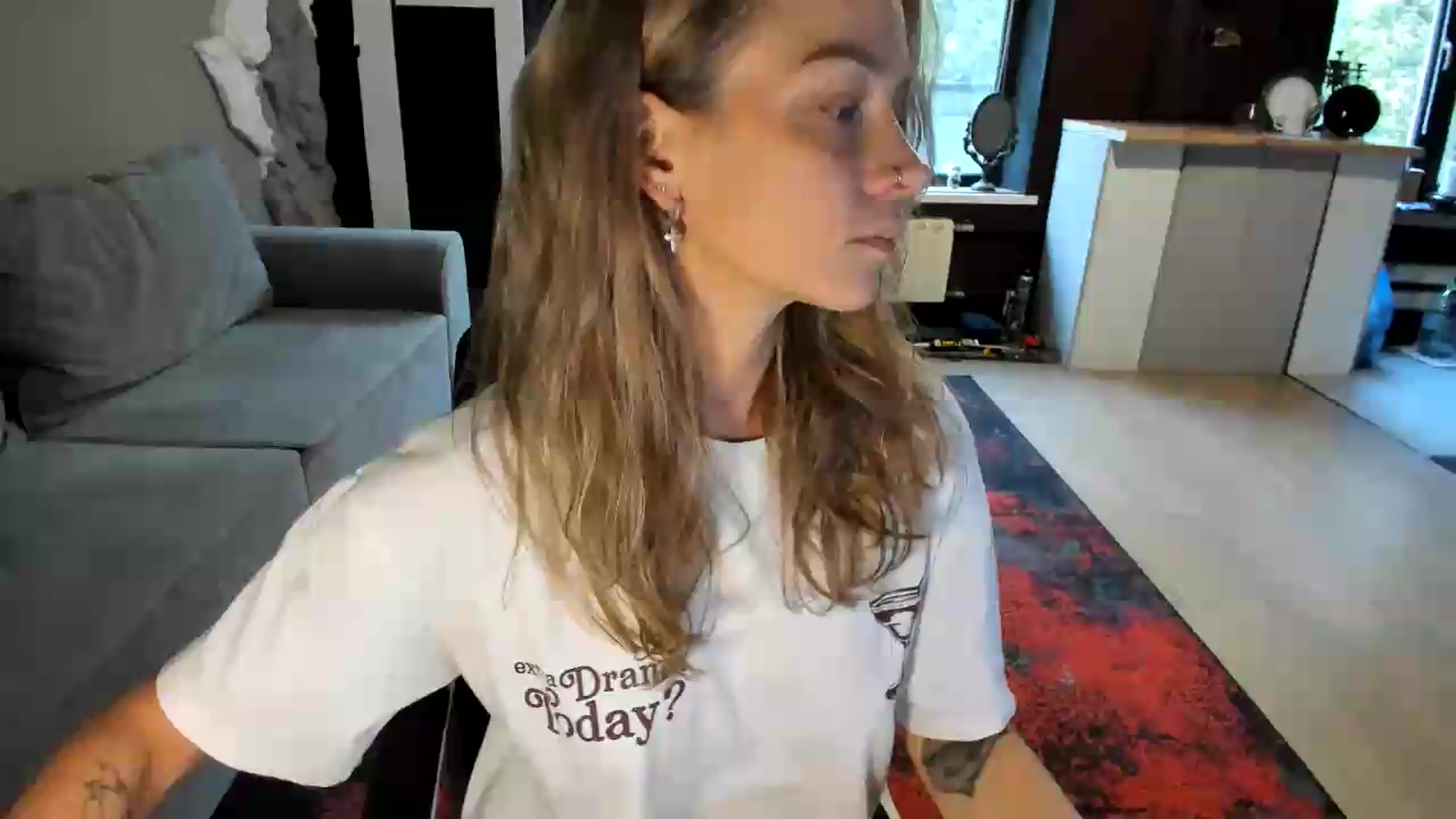 Gallery image thumbnail from Qi_ra's myfreecams stream on, 08/30/2026, 08:28 image 13 of 20
