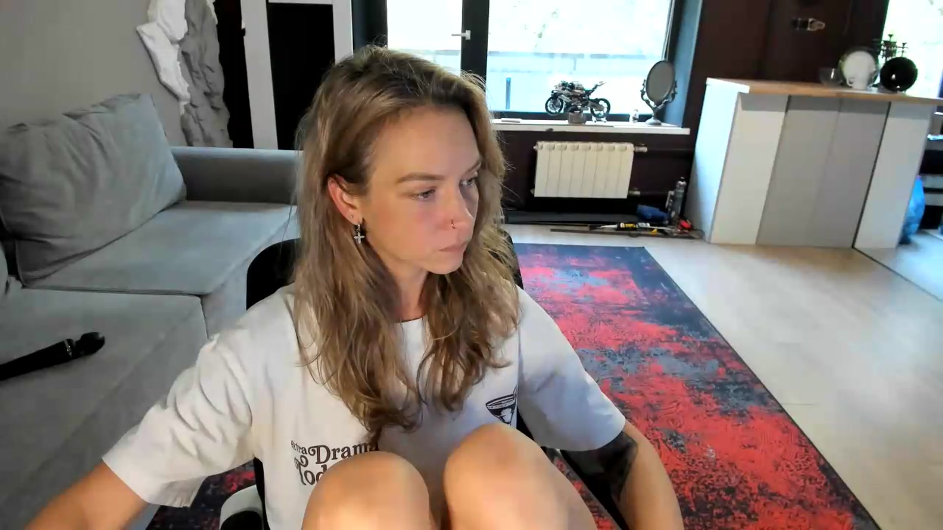 Gallery image thumbnail from Qi_ra's myfreecams stream on, 08/30/2026, 09:04 image 13 of 20
