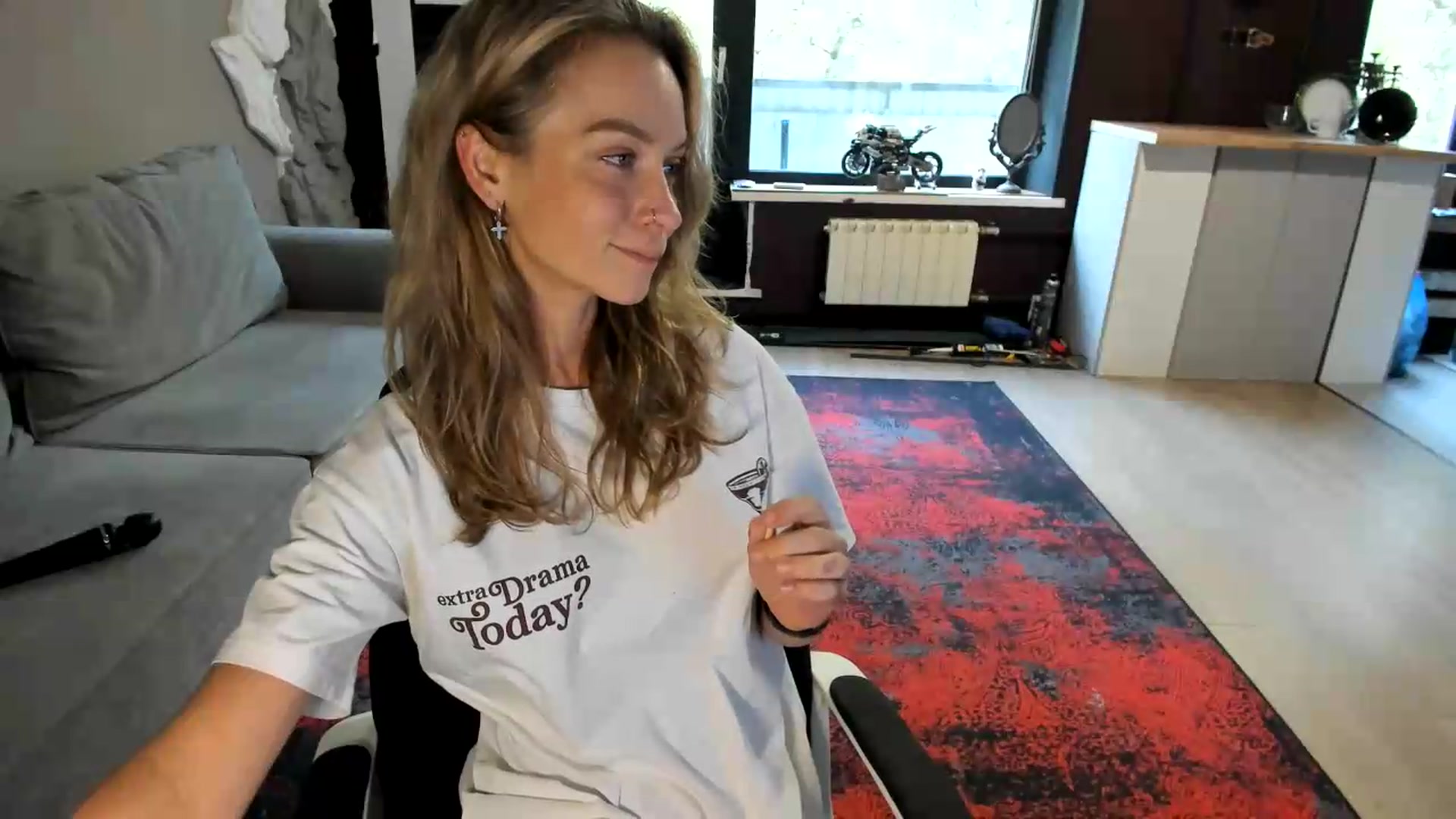 Gallery image thumbnail from Qi_ra's myfreecams stream on, 08/30/2026, 09:04 image 11 of 20