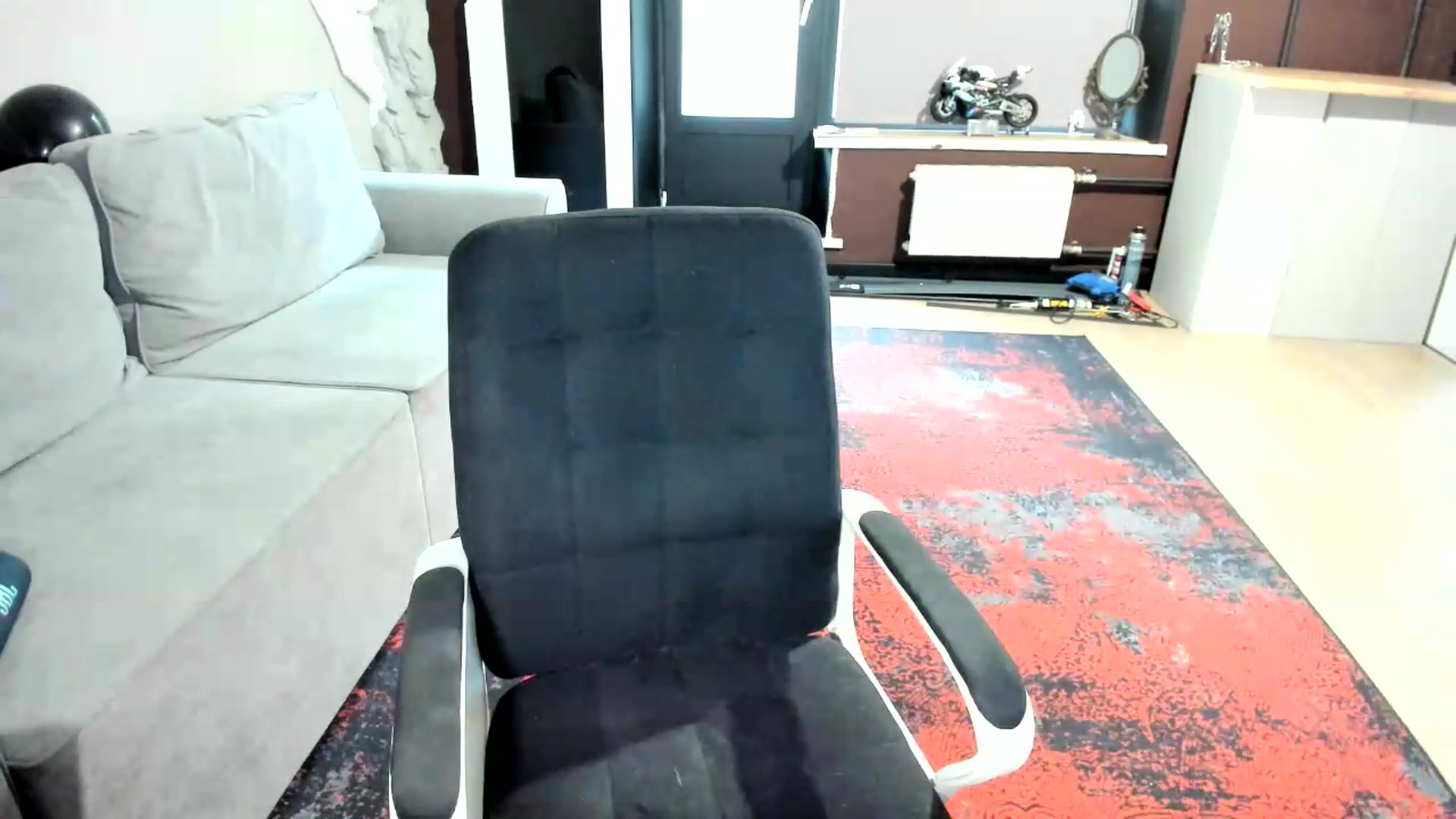 Gallery image thumbnail from Qi_ra's myfreecams stream on, 08/31/2026, 05:31 image 10 of 20