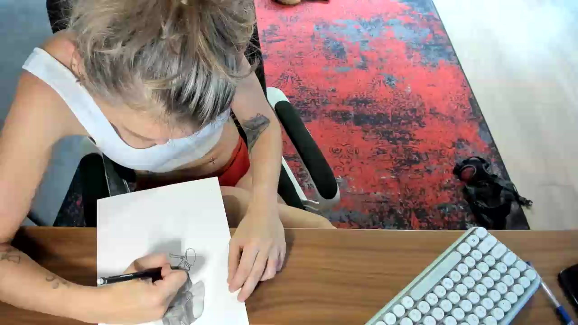 Gallery image thumbnail from Qi_ra's myfreecams stream on, 08/31/2026, 11:33 image 18 of 20