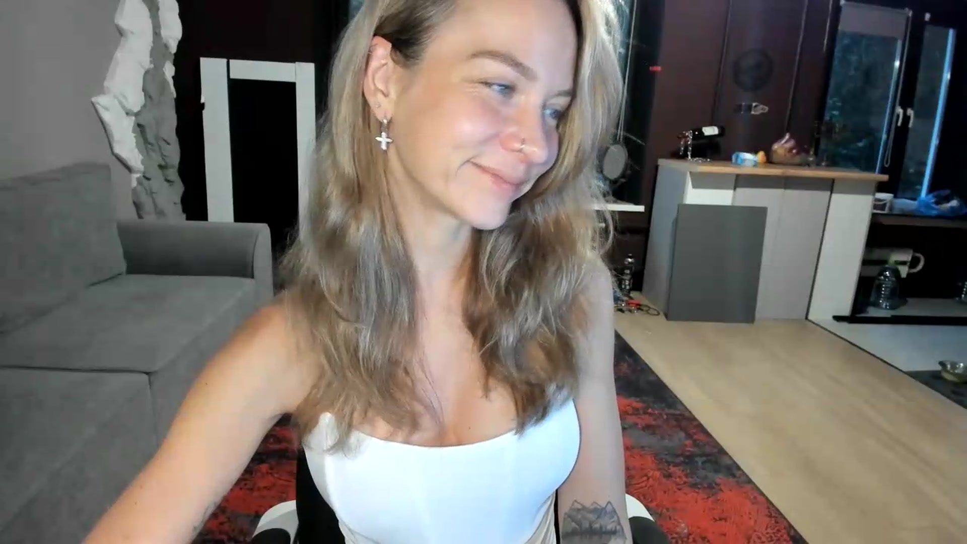 Gallery image thumbnail from Qi_ra's myfreecams stream on, 09/06/2026, 02:59 image 8 of 20